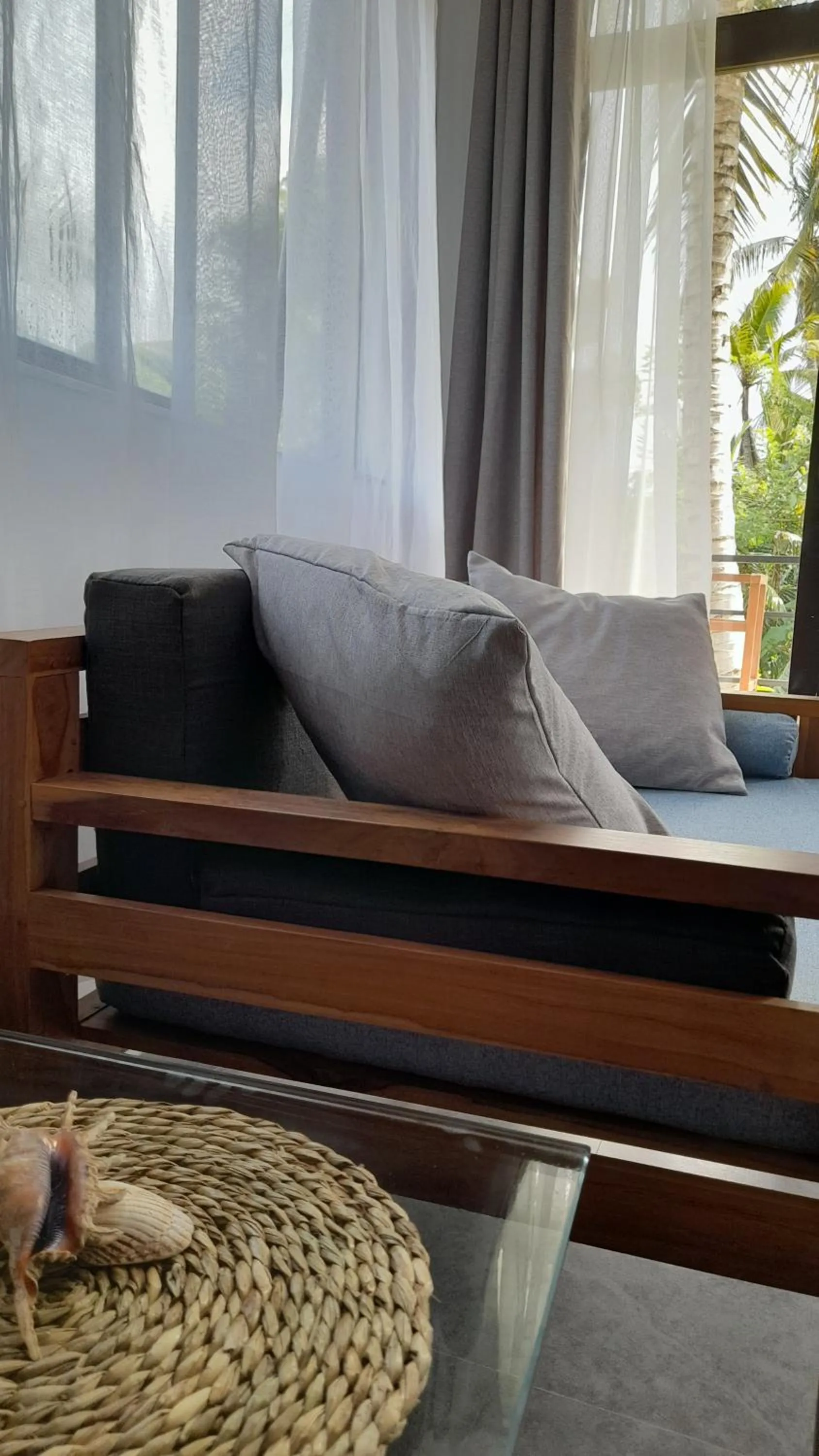 Photo of the whole room in SriMany