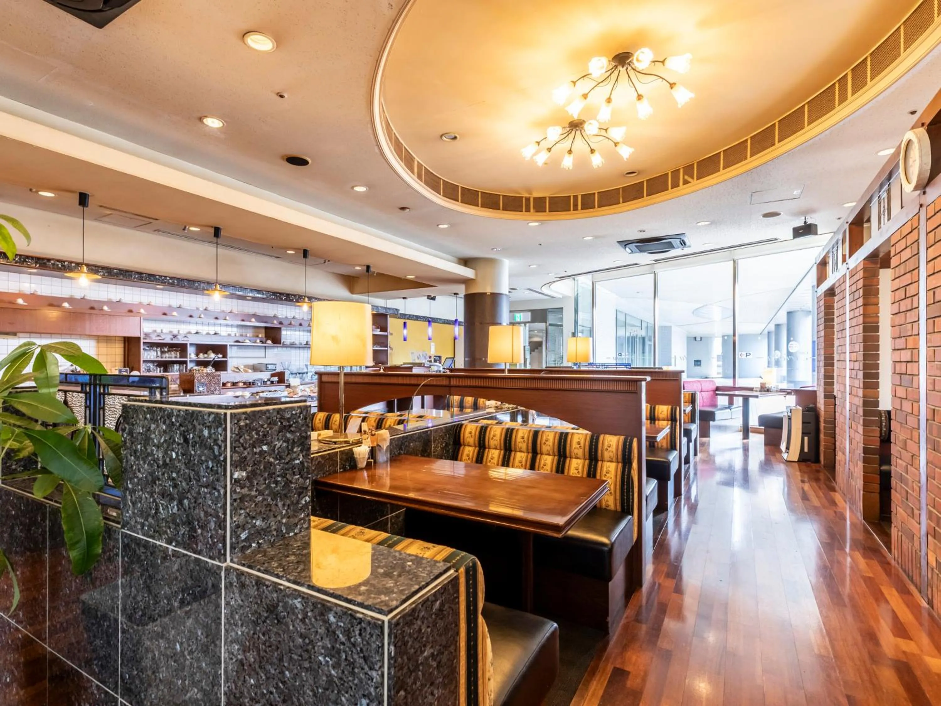 Restaurant/places to eat in Century Plaza Hotel