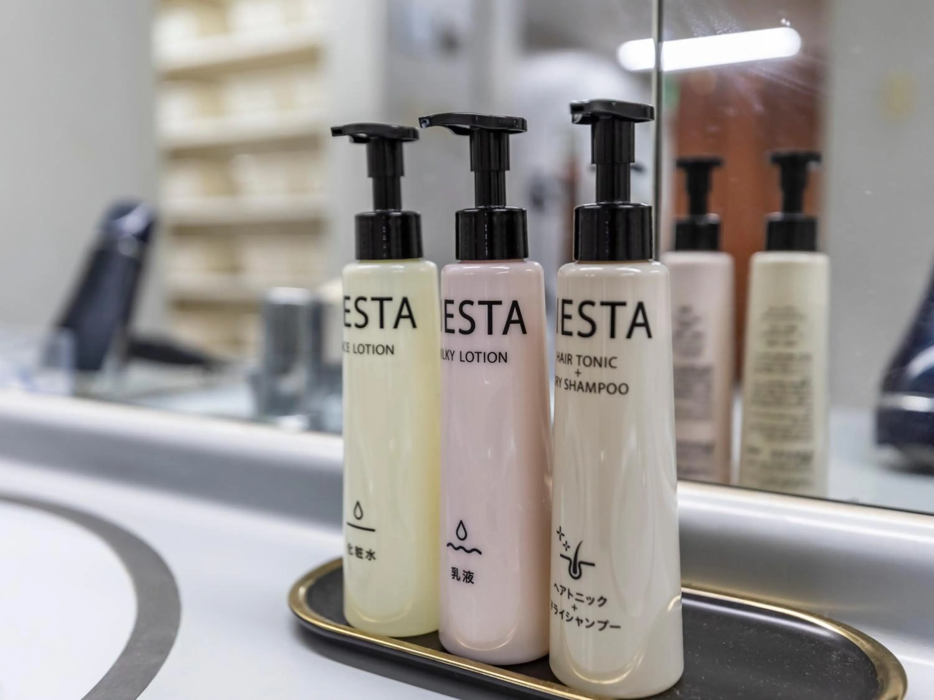 Public Bath in Century Plaza Hotel