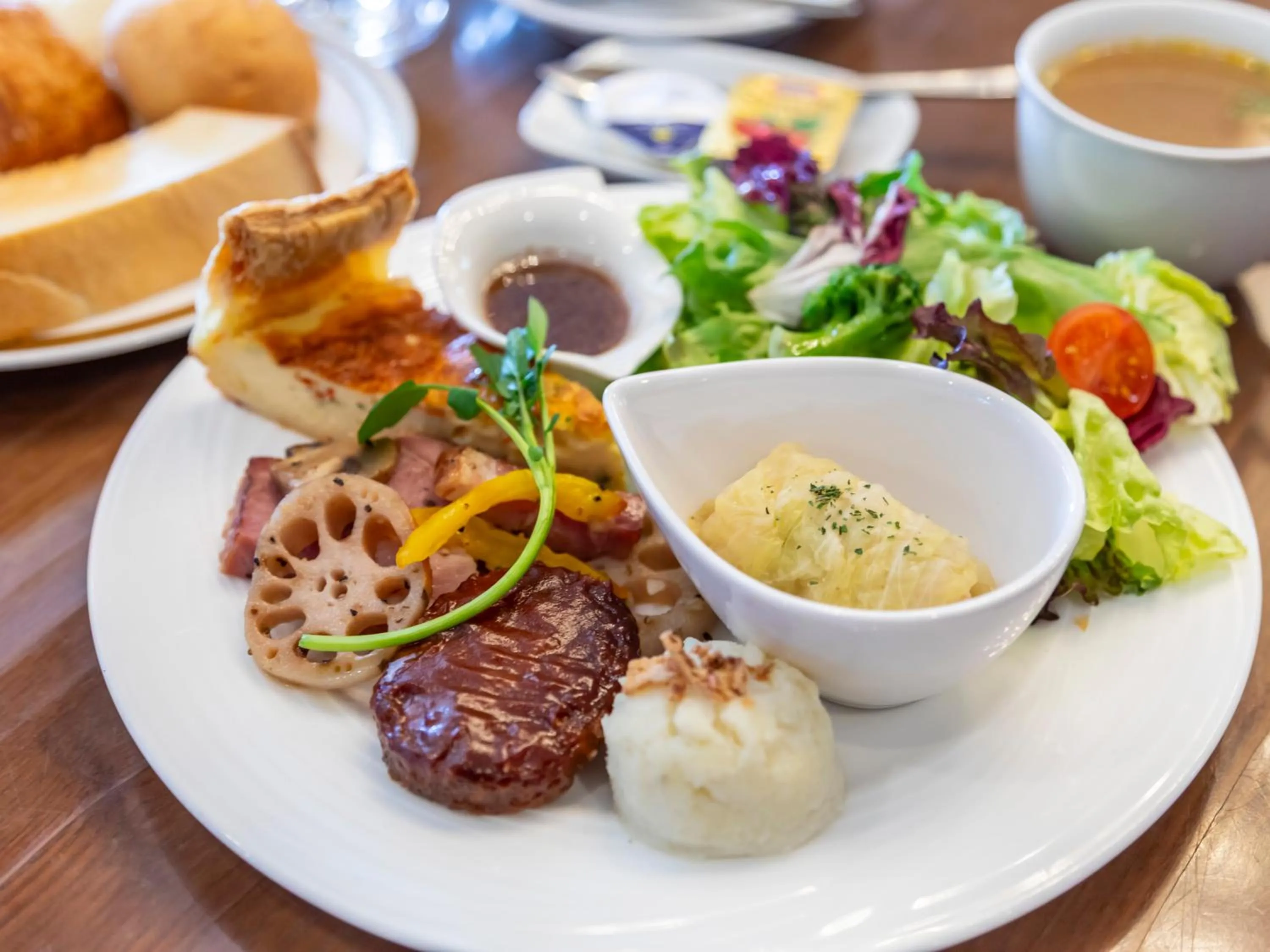 Breakfast in Century Plaza Hotel