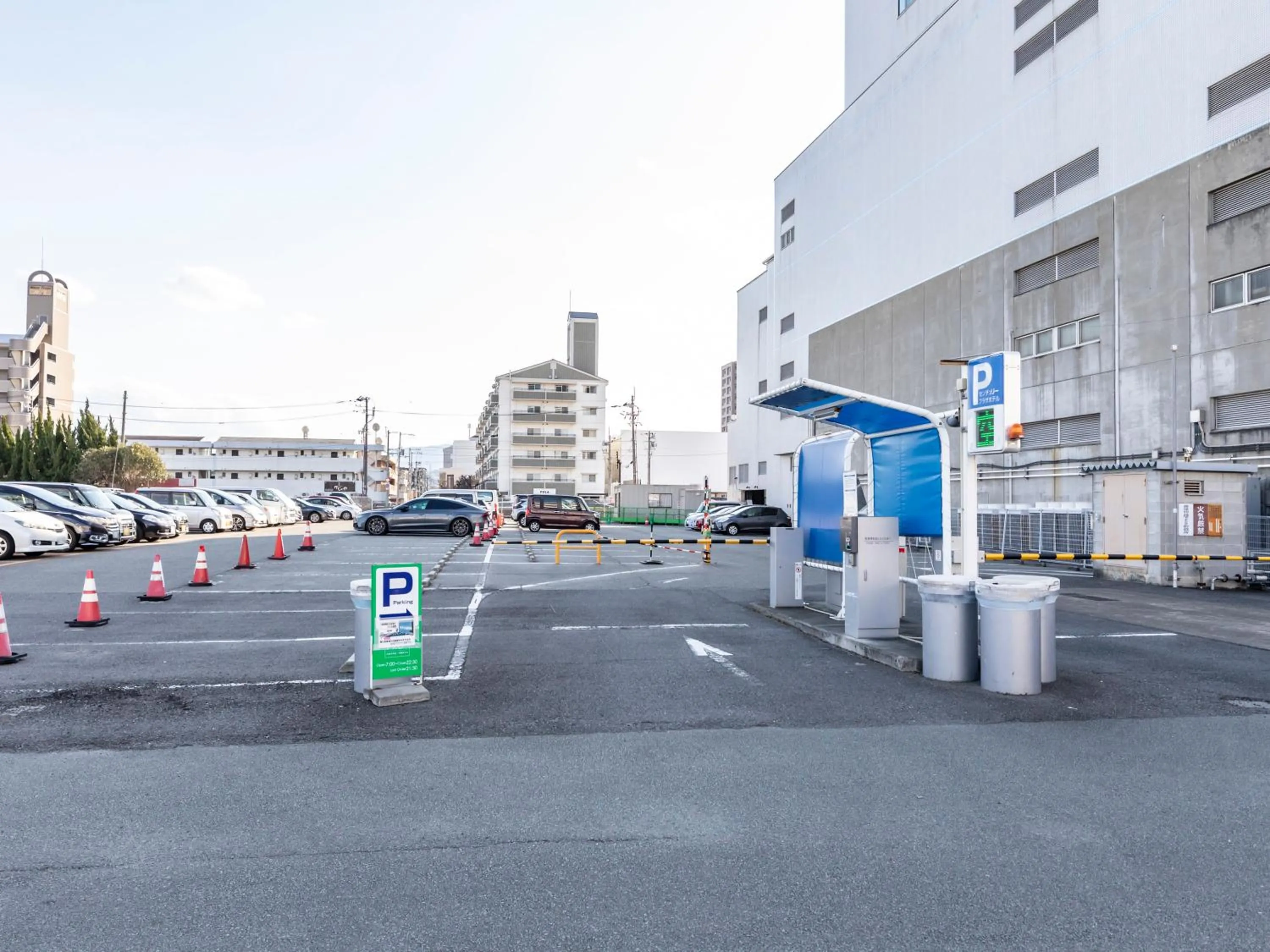 Parking in Century Plaza Hotel
