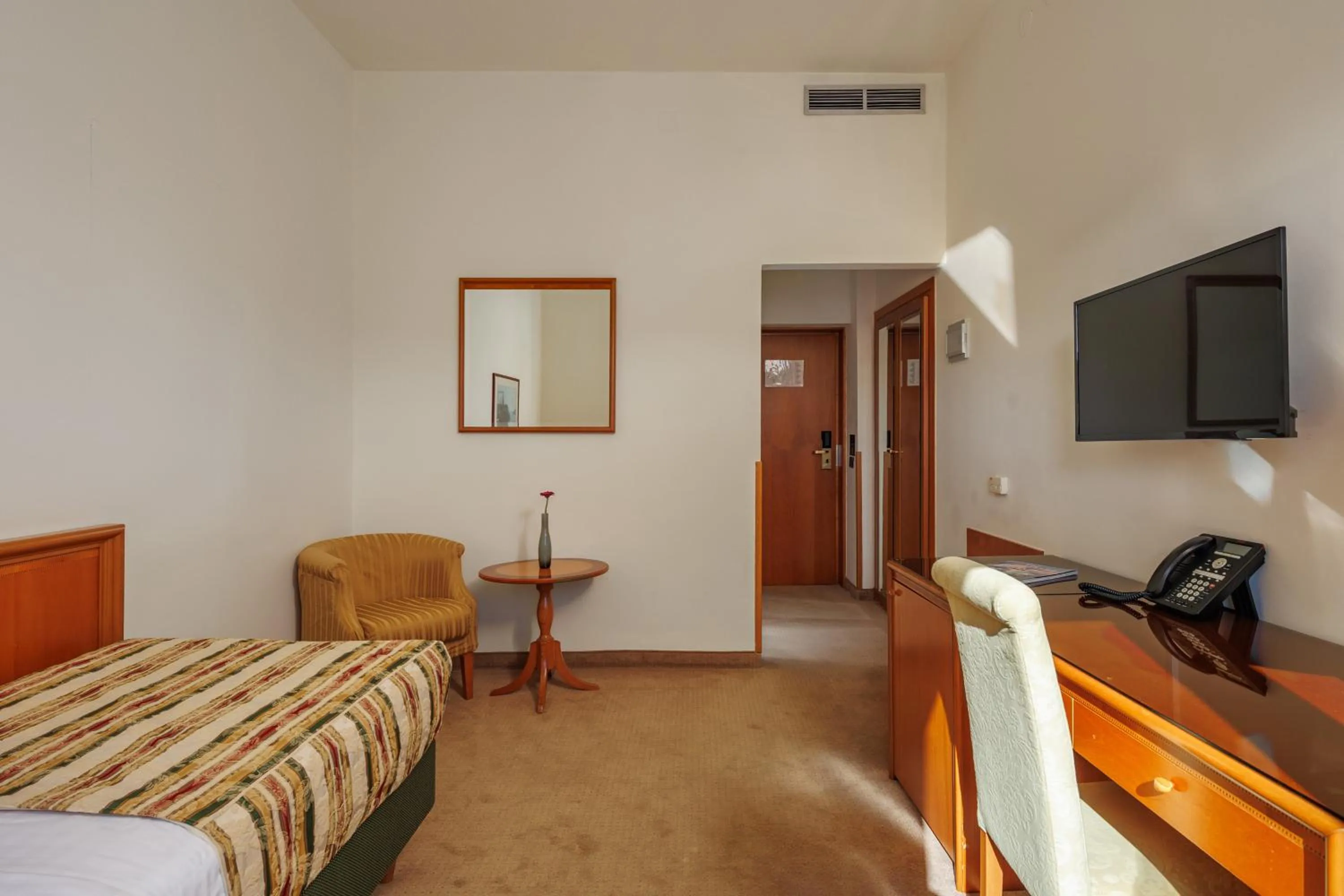 TV and multimedia, Bed in Grand Hotel Bonavia