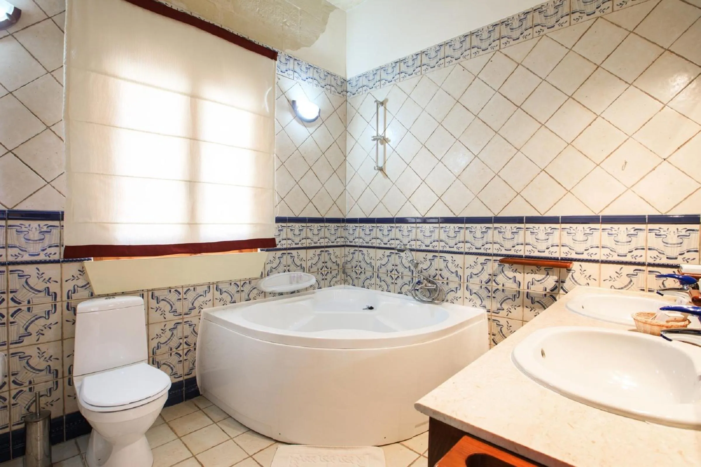 Bathroom in L'Ghorfa