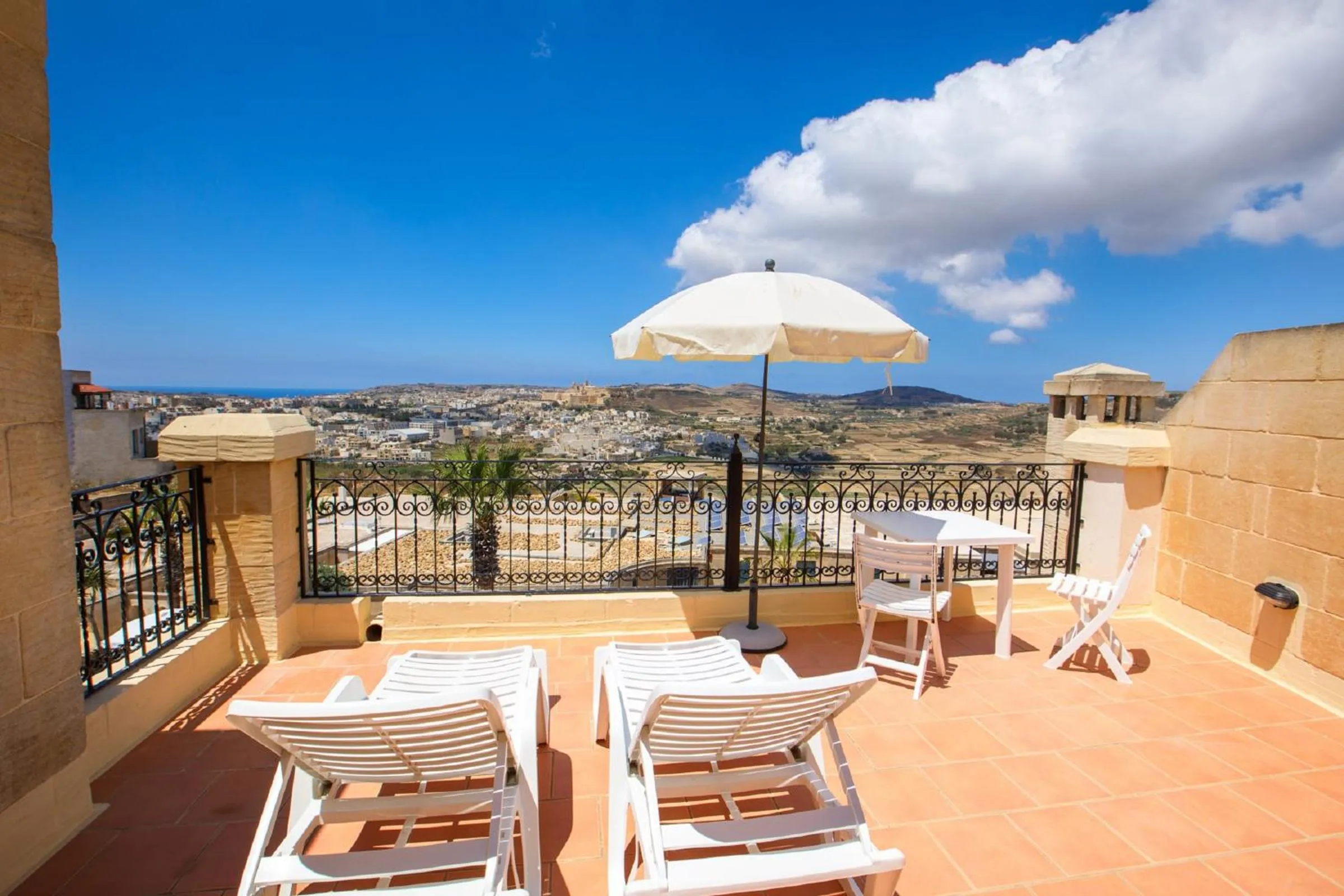 Balcony/Terrace in L'Ghorfa