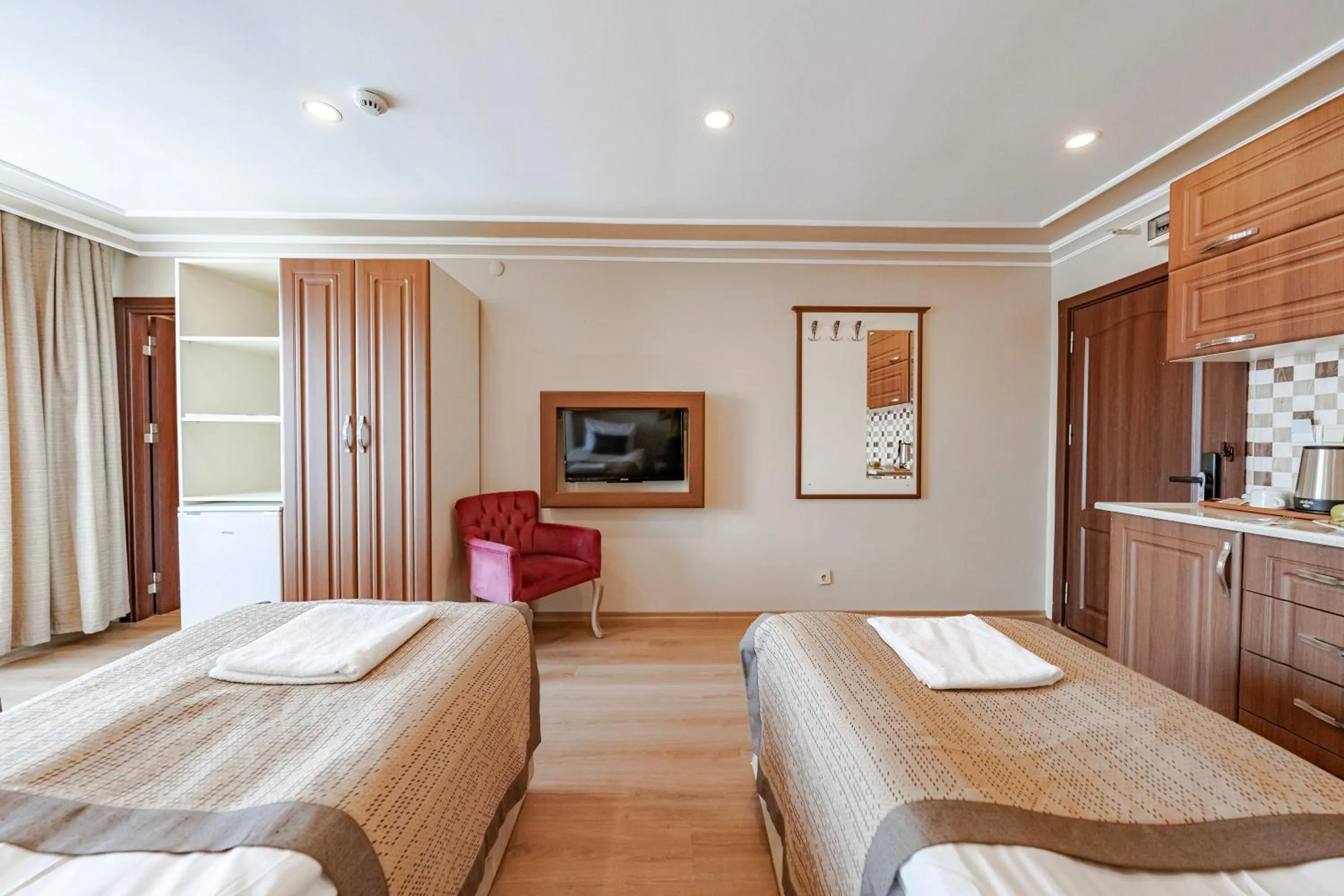 Photo of the whole room, Bed in Grand Hamit Hotel