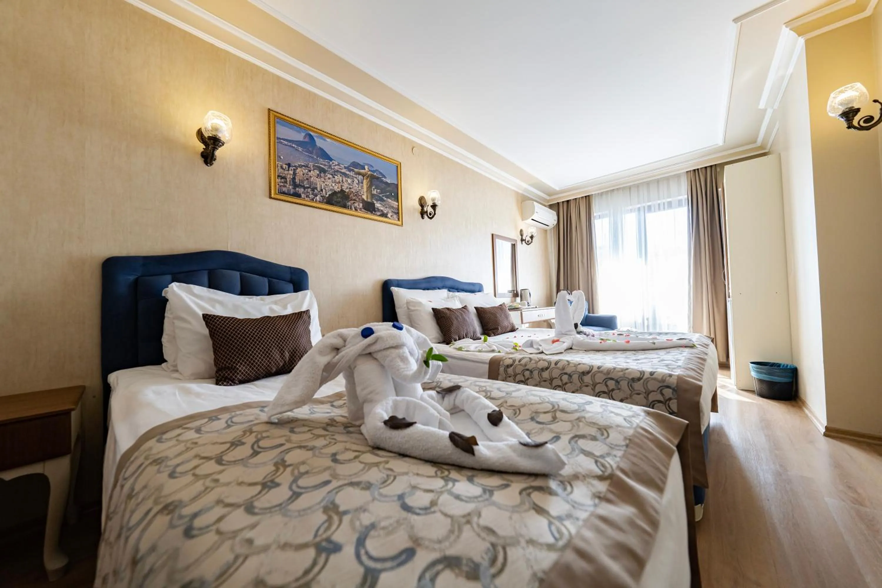 Bedroom, Bed in Grand Hamit Hotel