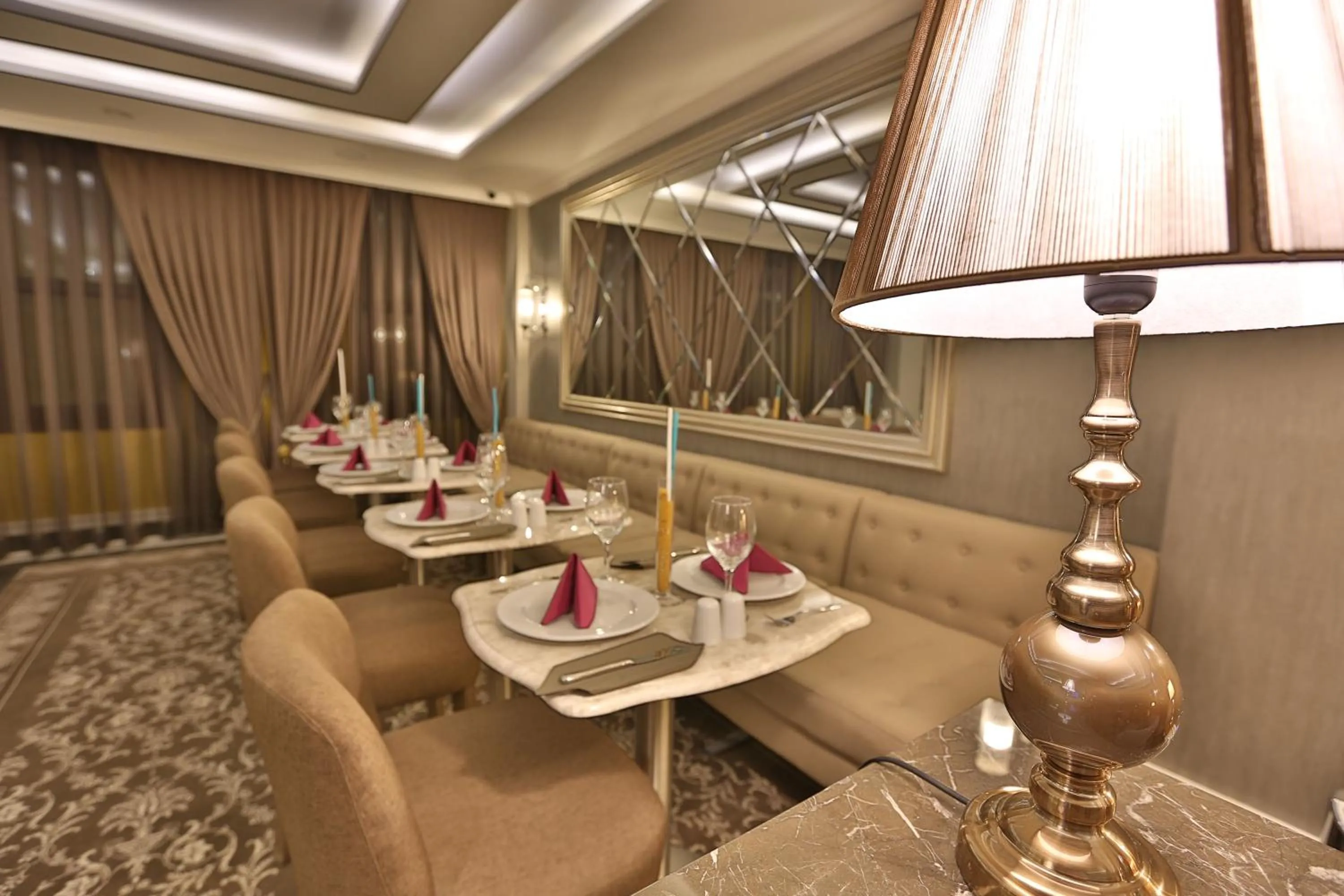 Restaurant/places to eat in Bon Hotel Old City