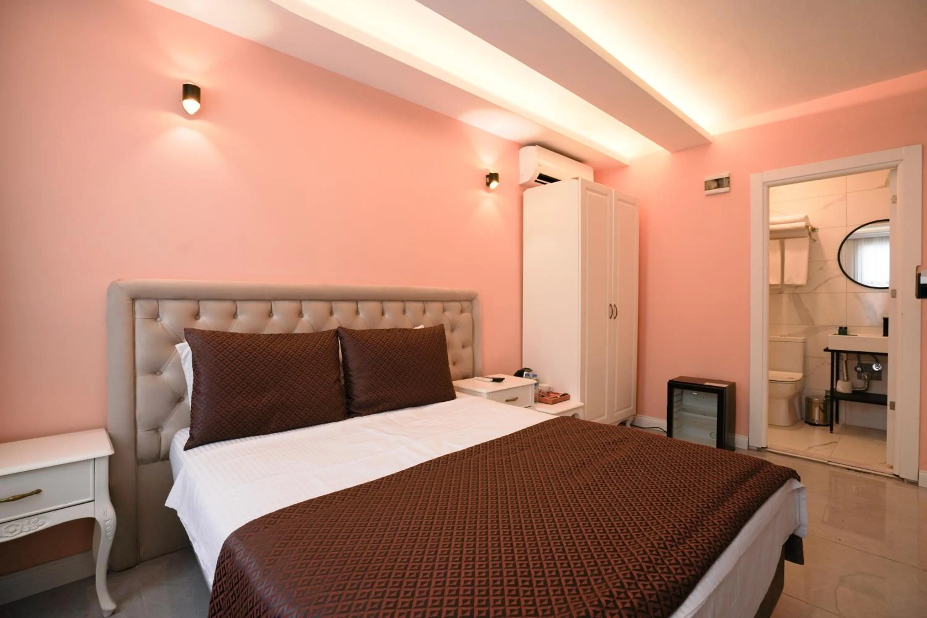 Photo of the whole room, Bed in Bon Hotel Old City