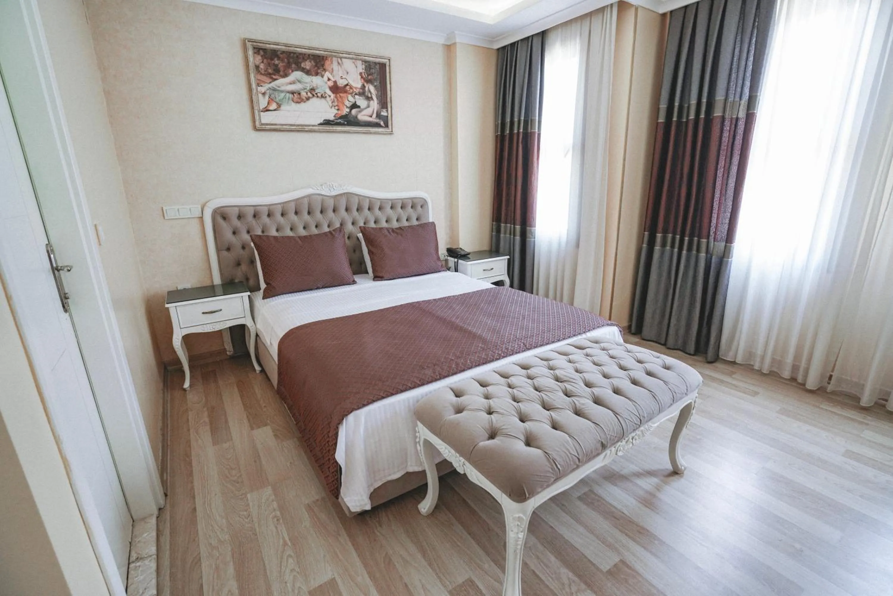 Photo of the whole room, Bed in Bon Hotel Old City