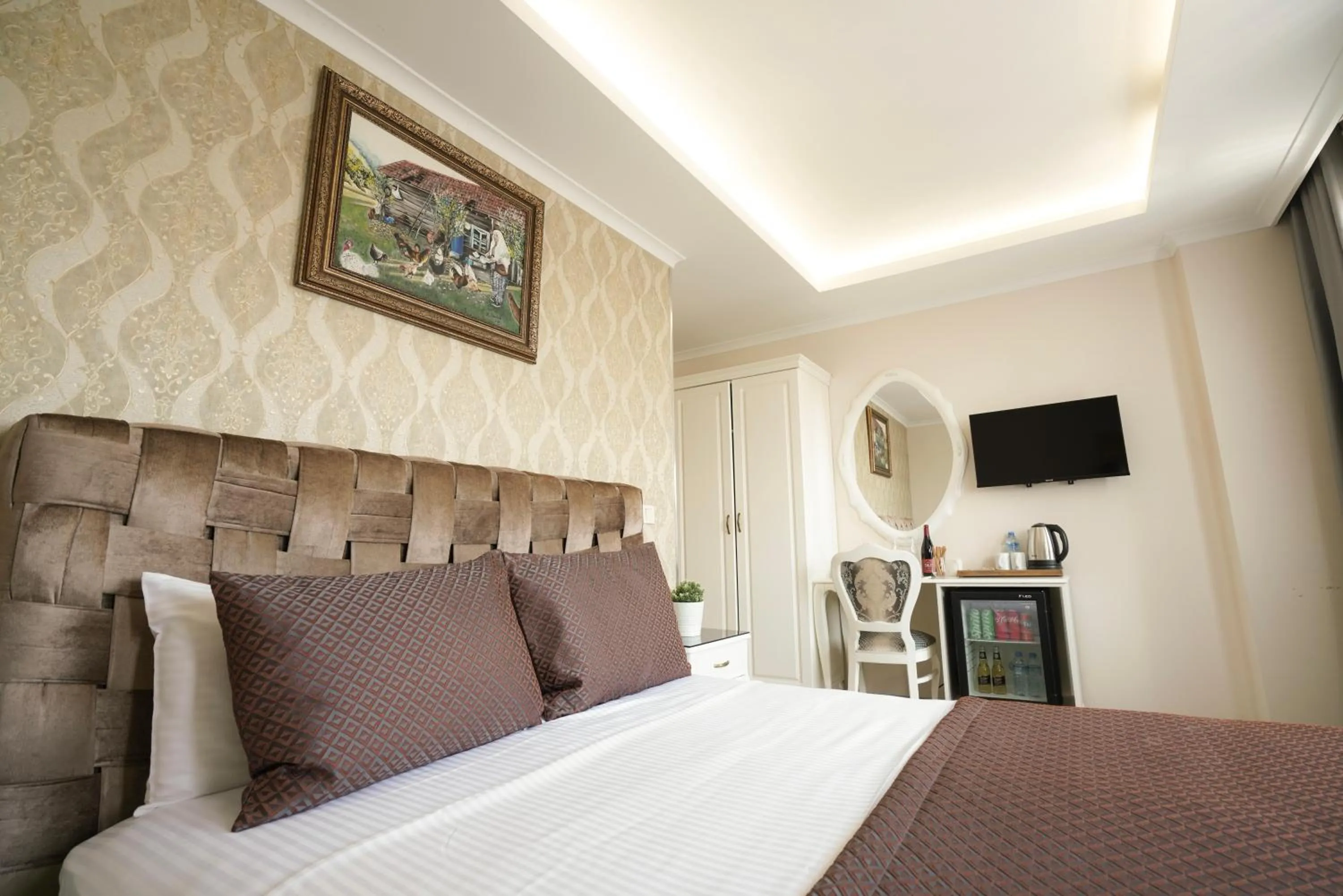 Photo of the whole room, Bed in Bon Hotel Old City