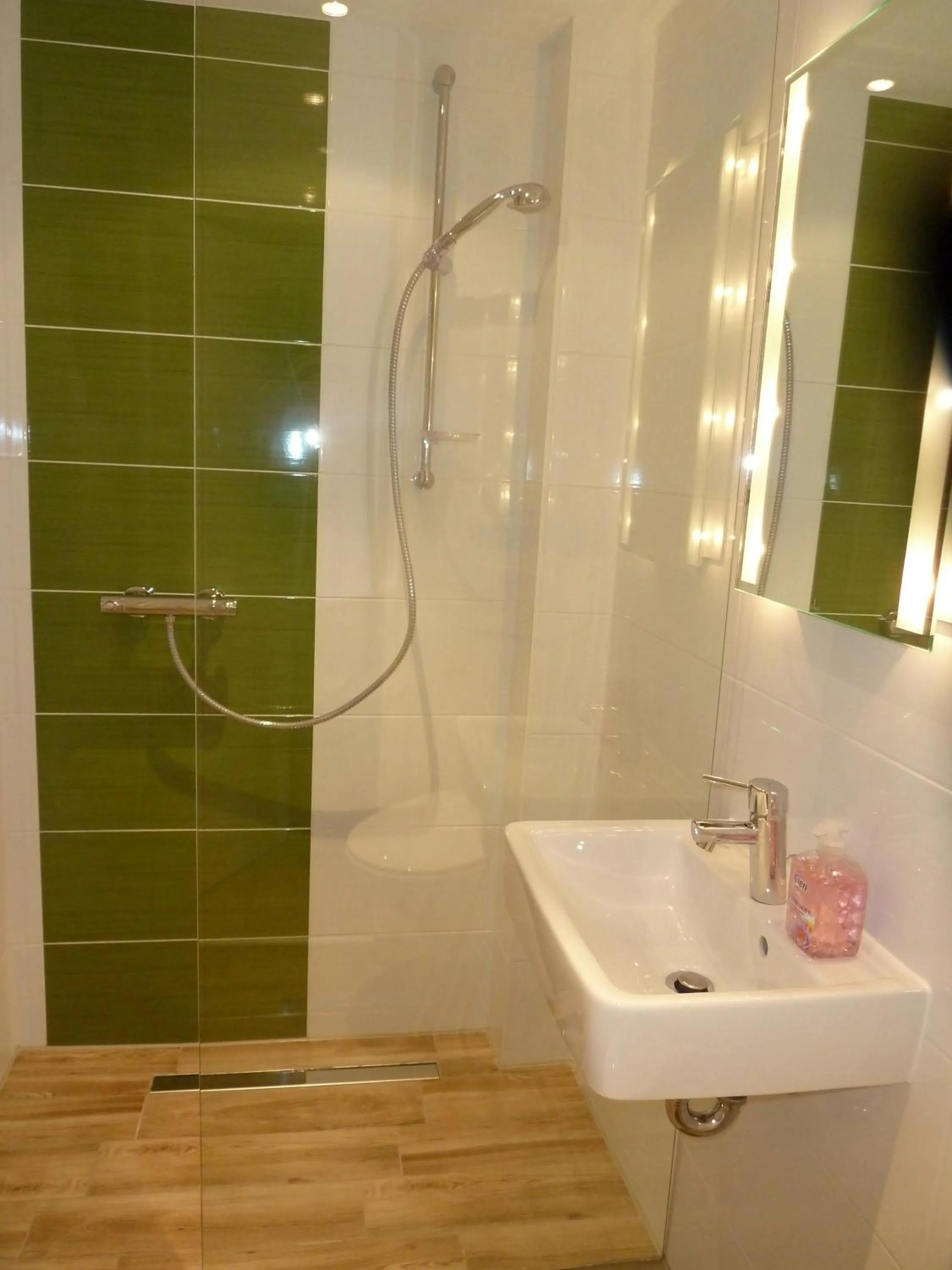 Bathroom in Haus Achtern Diek in erster Reihe am Meer