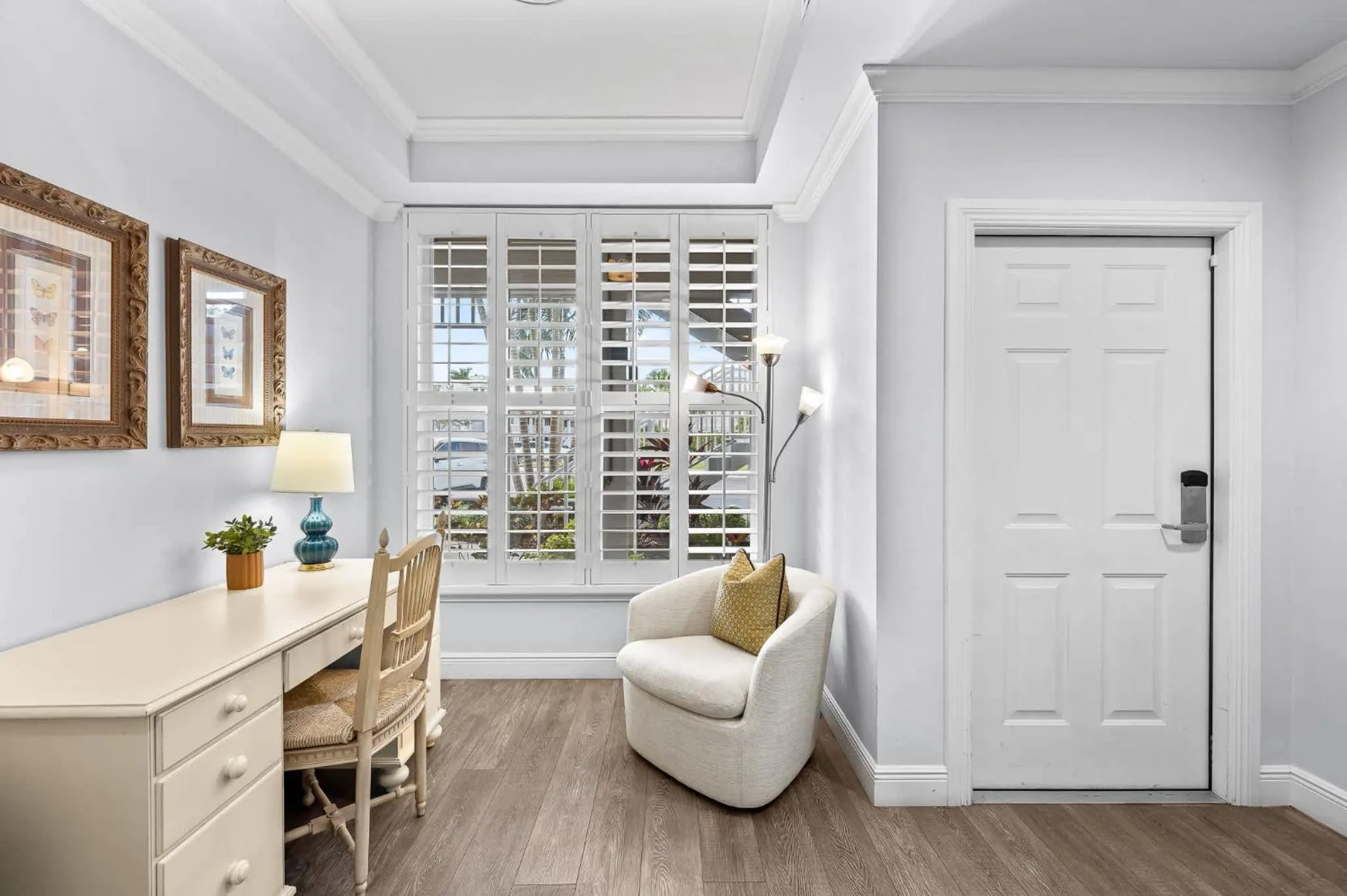 Seating area in Bologna Golf Condo in the Lely Resort