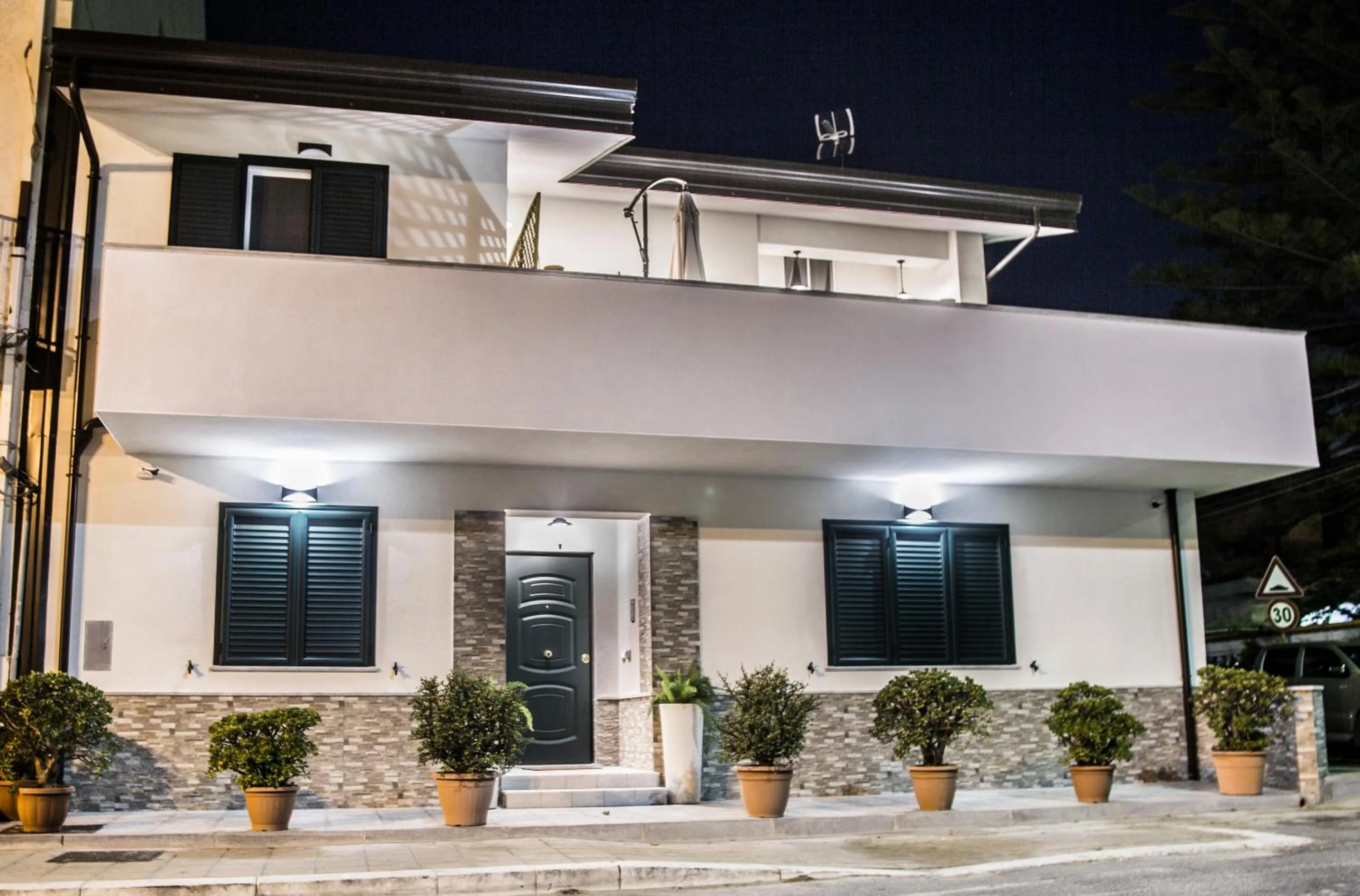 Facade/entrance in B&B A due Passi dal Mare