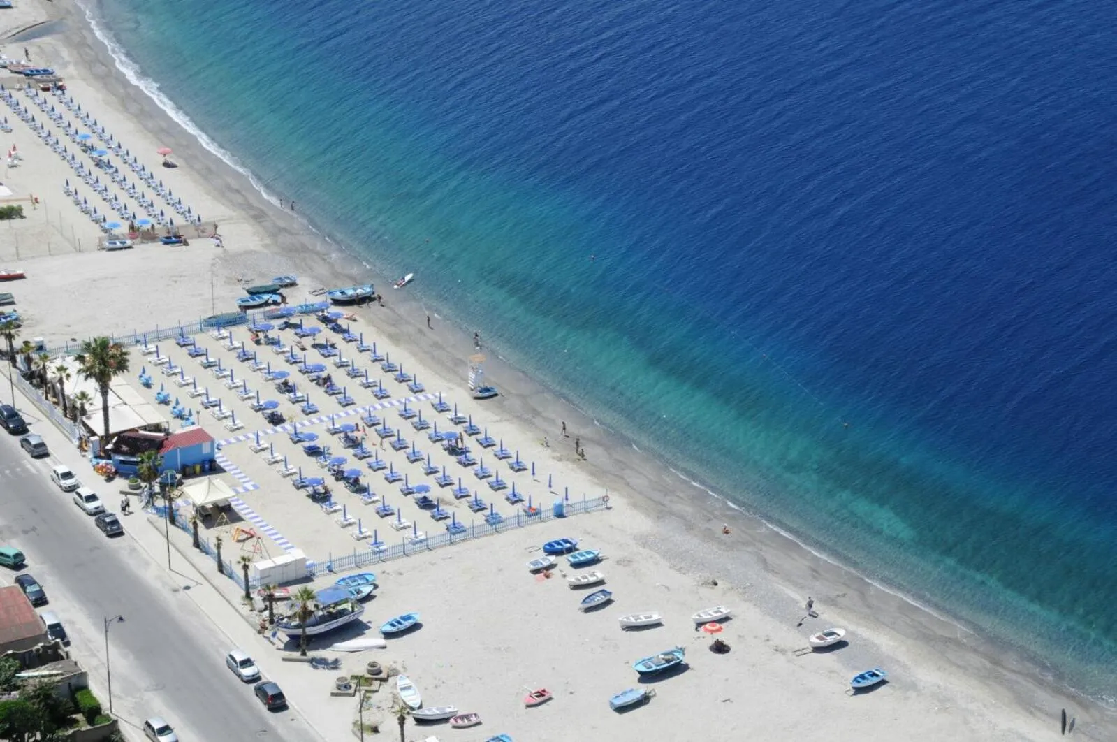 Natural landscape in B&B A due Passi dal Mare