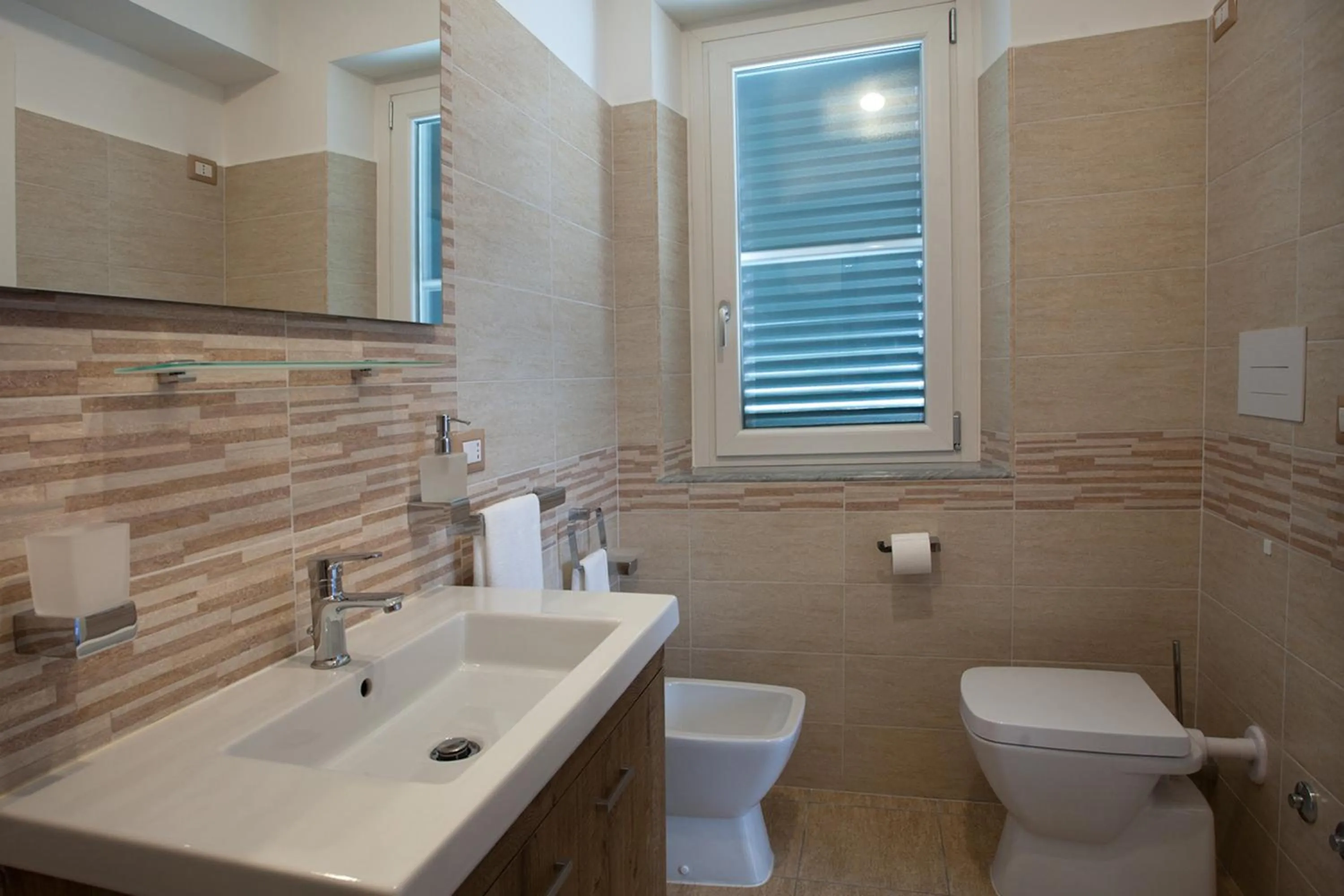 Shower in B&B A due Passi dal Mare