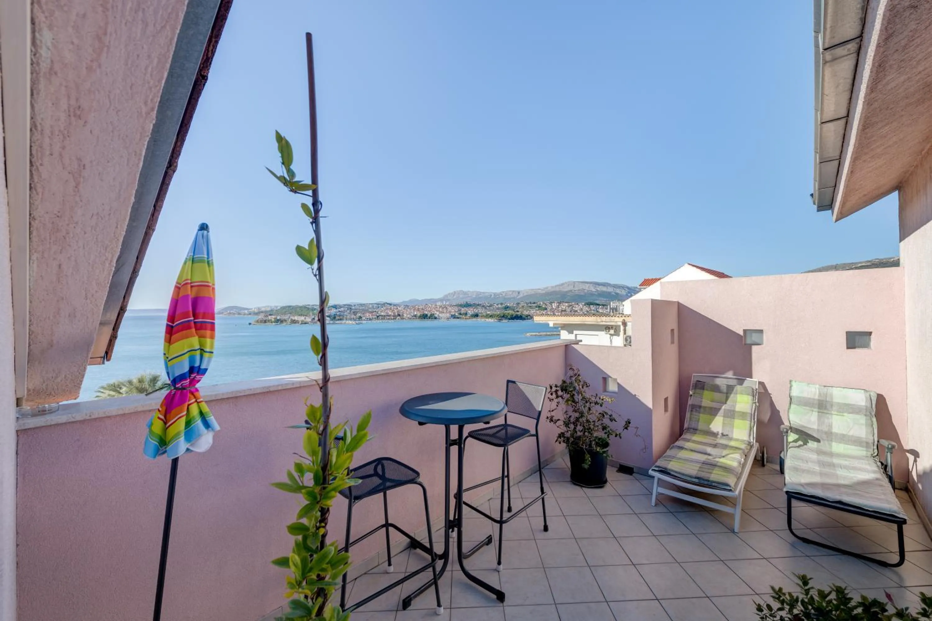Balcony/Terrace in Pink Inn