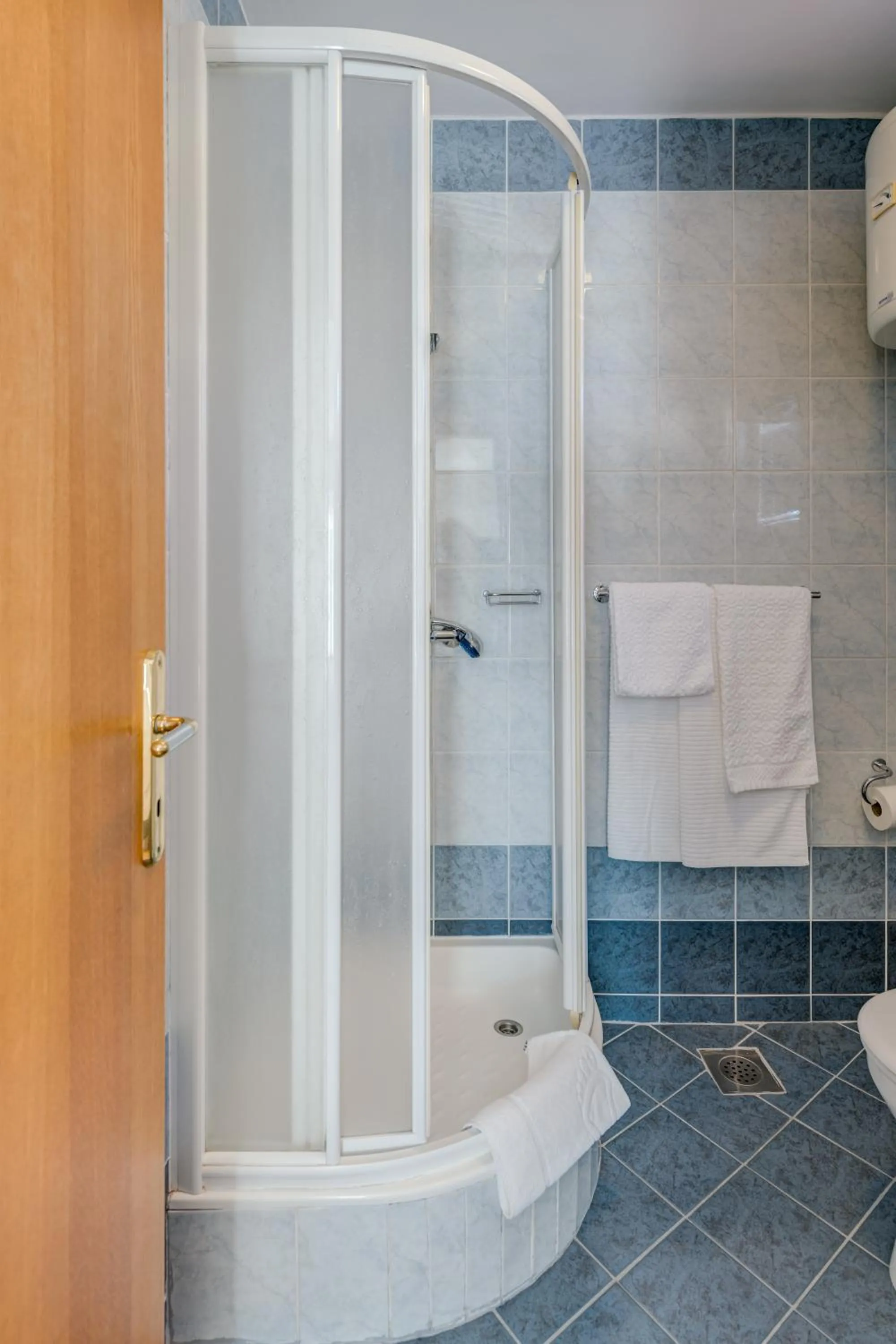 Bathroom in Pink Inn