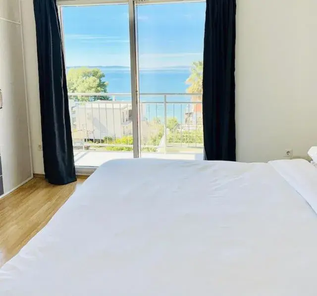 Double Room with Sea View in Pink Inn Double Room with Sea View in Pink Inn