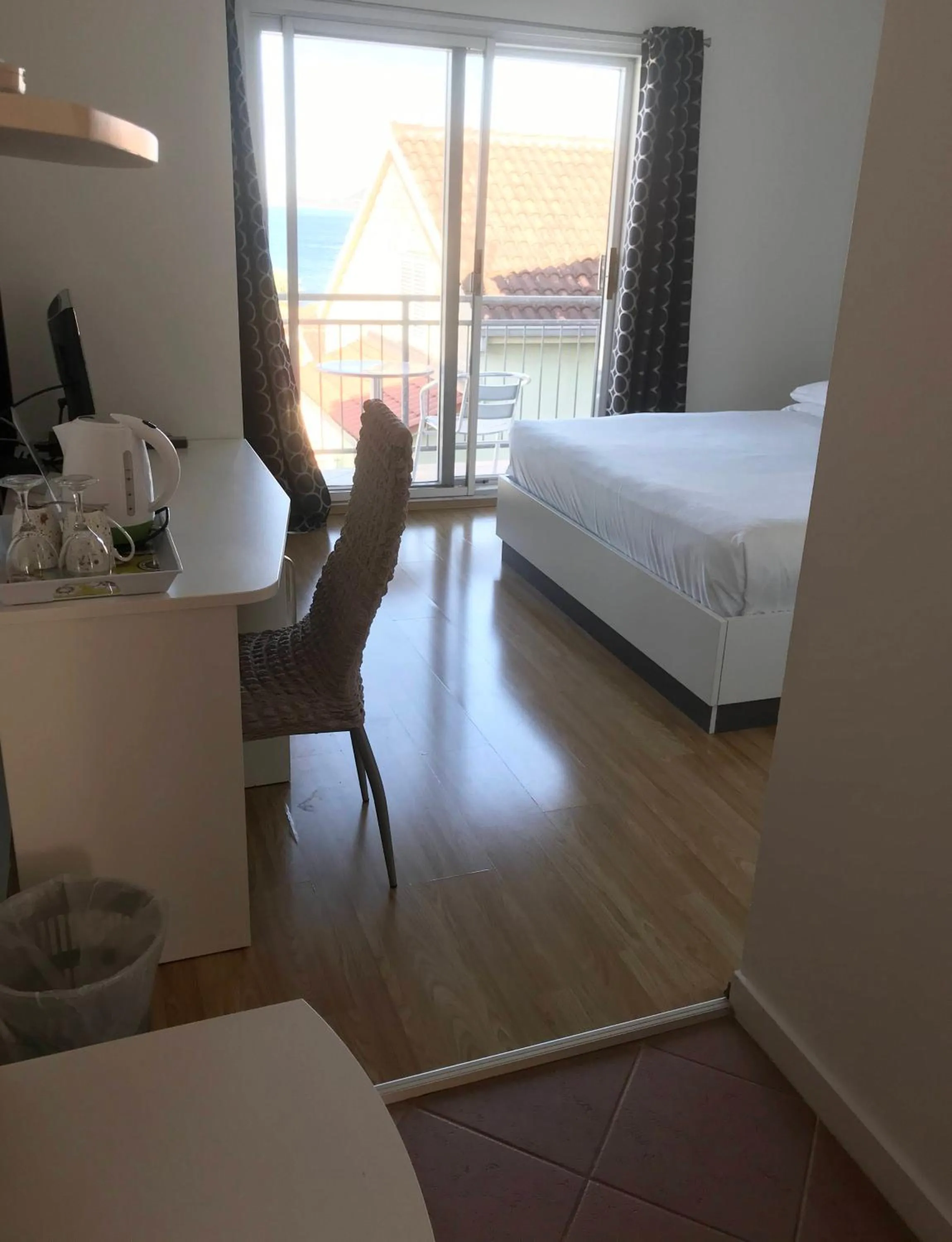 Bedroom, Bed in Pink Inn