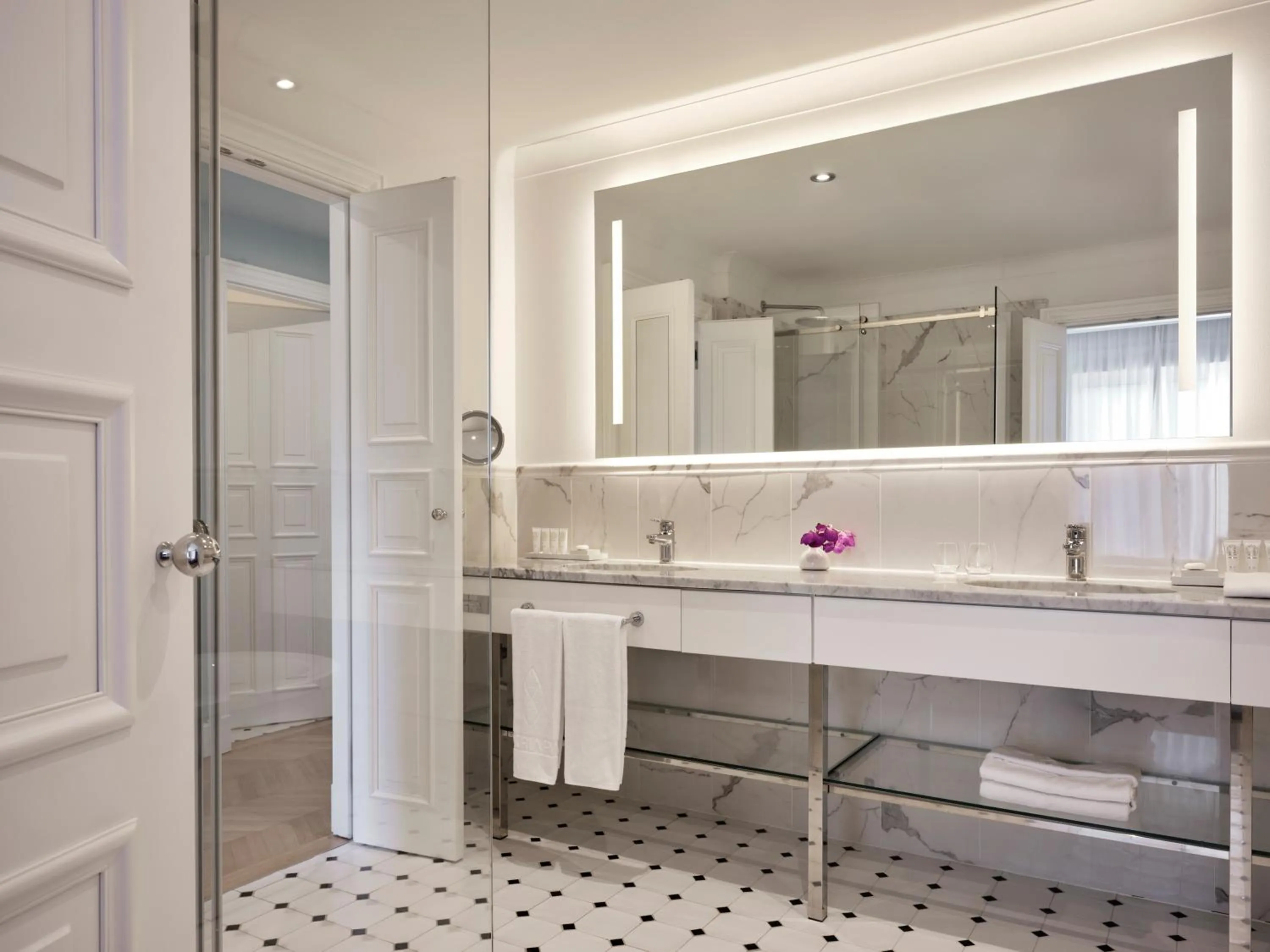 Shower in Amadria Park Hotel Milenij