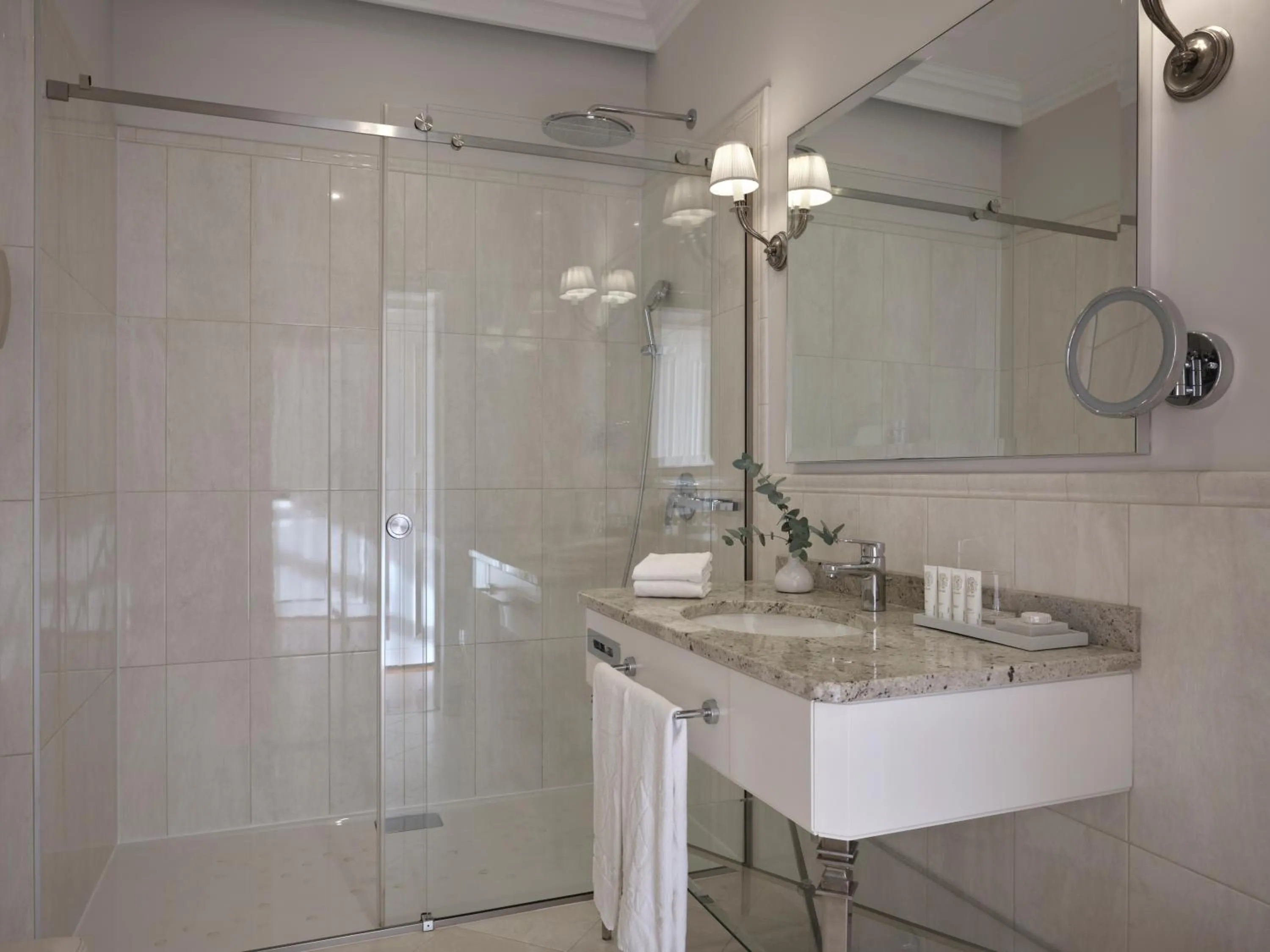 Shower in Amadria Park Hotel Milenij