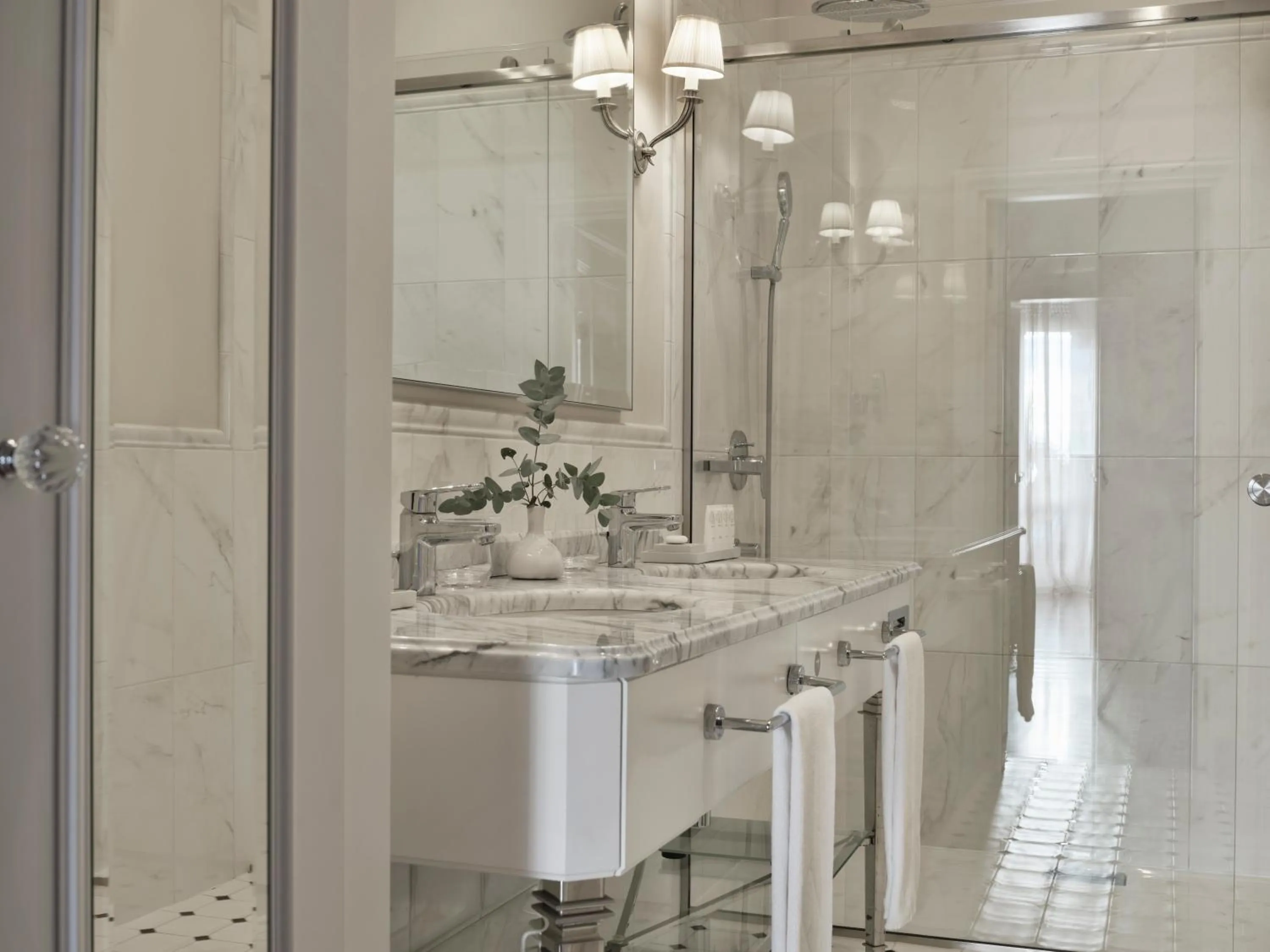 Shower in Amadria Park Hotel Milenij