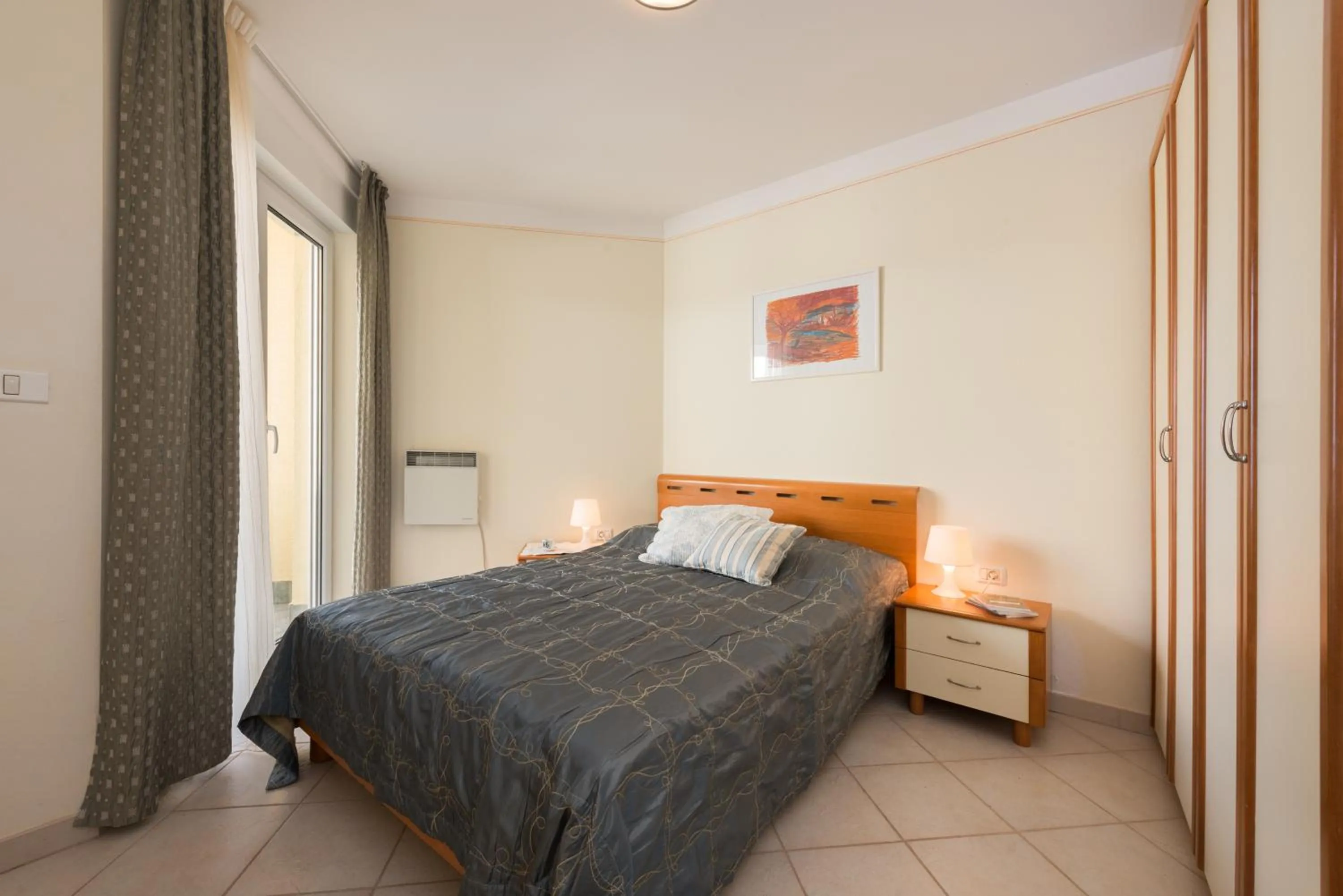 Spring, Bed in Skiper Apartments & Golf Resort