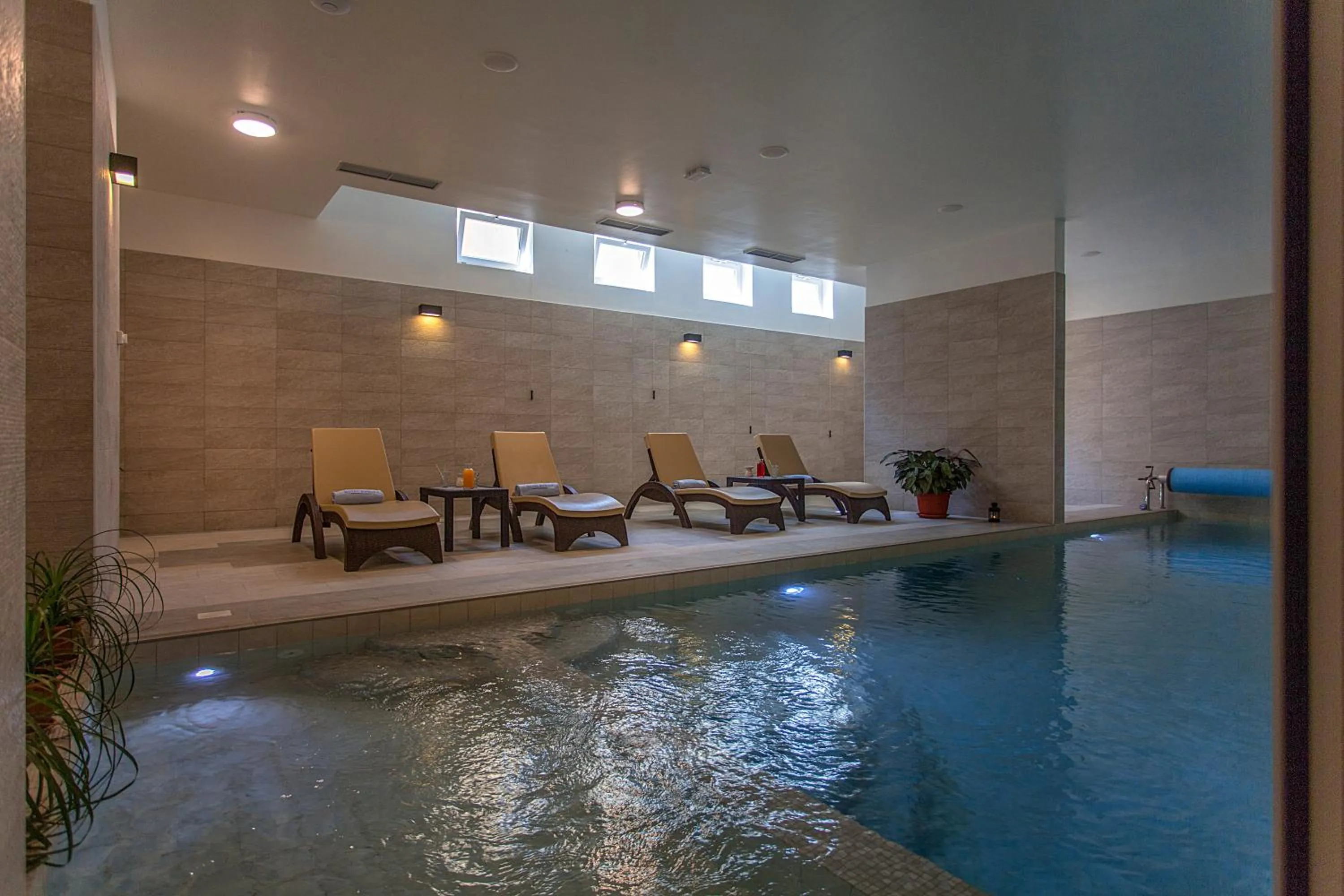 Swimming pool in Hotel Manora