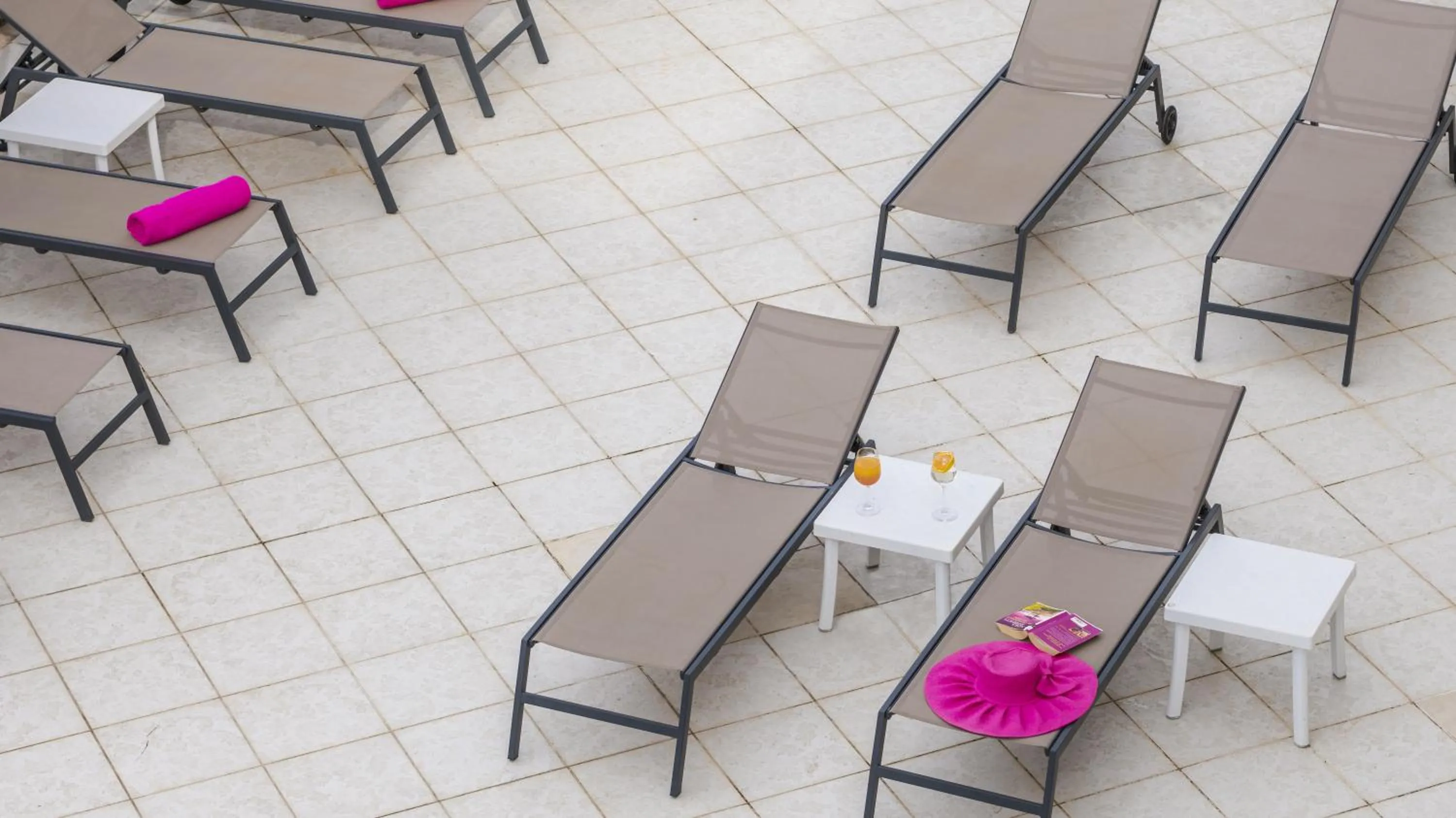 sunbed in Hotel Komodor