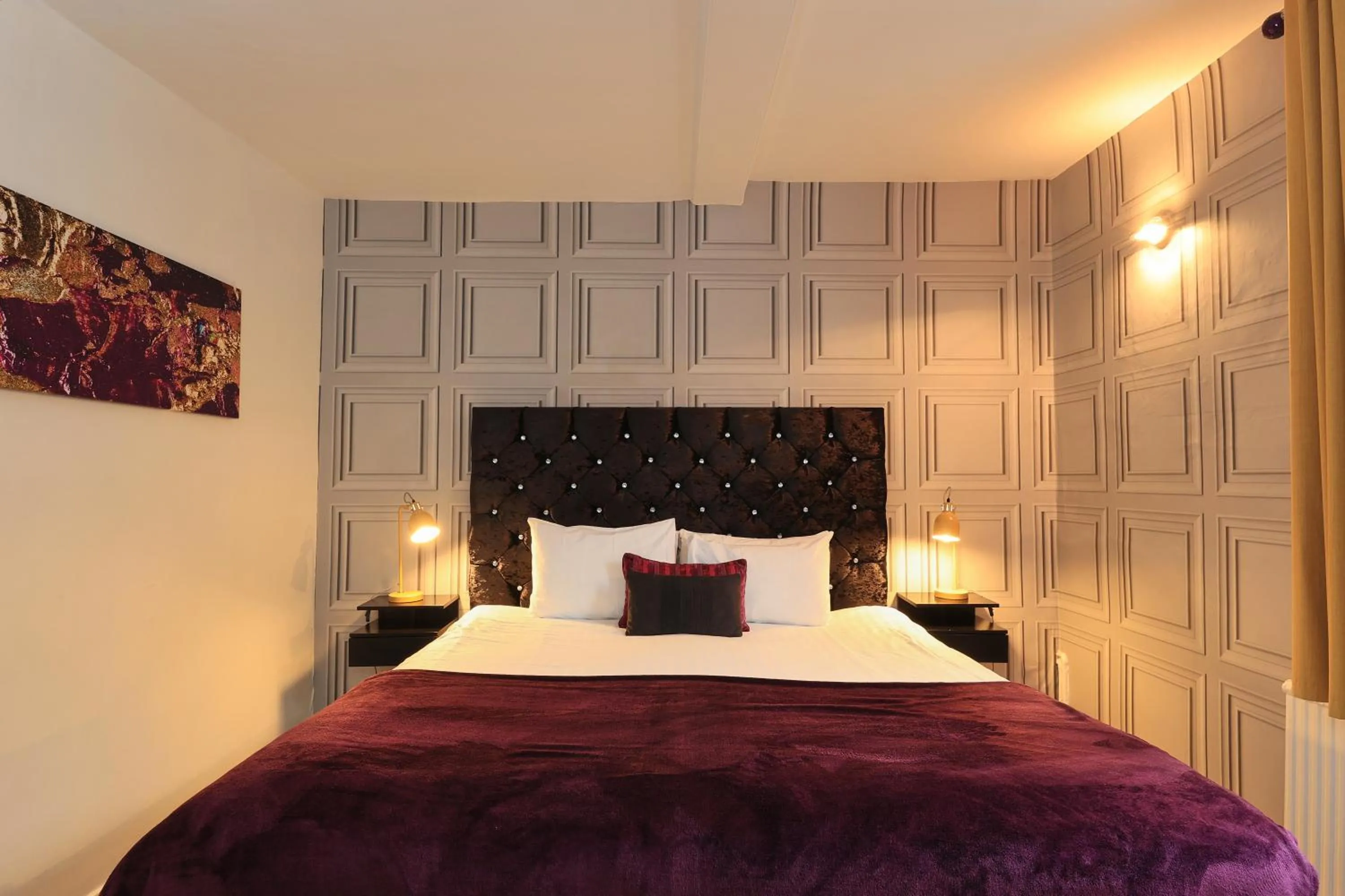 Bedroom, Bed in The Forest Lodge