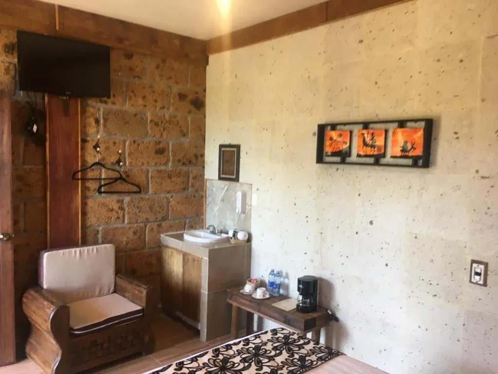 TV and multimedia in Hotel Real Nirvana