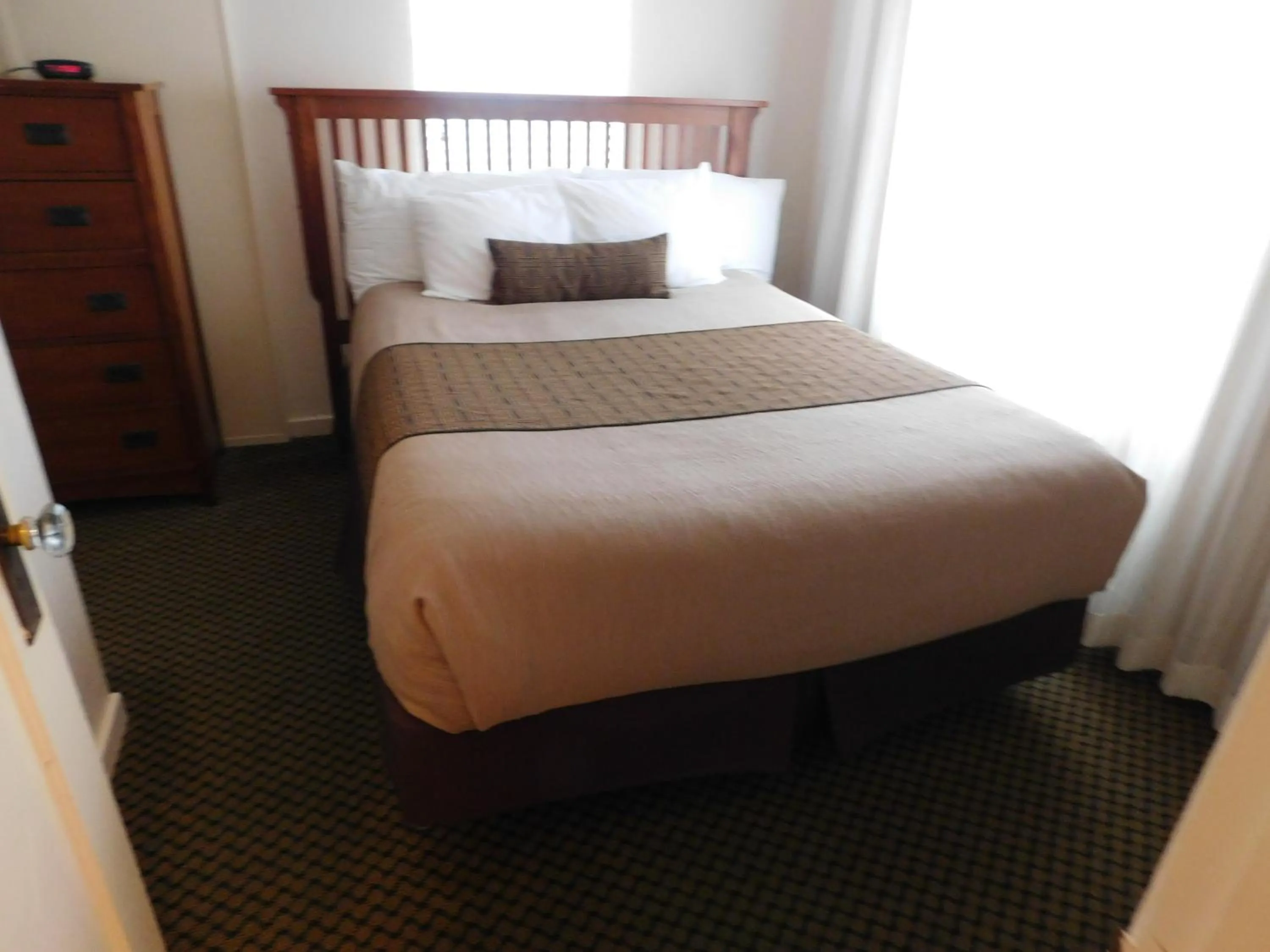 Bed in Capitola Venetian Vacation Rentals