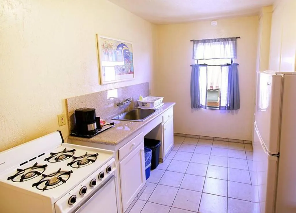 Kitchen or kitchenette in Capitola Venetian Vacation Rentals