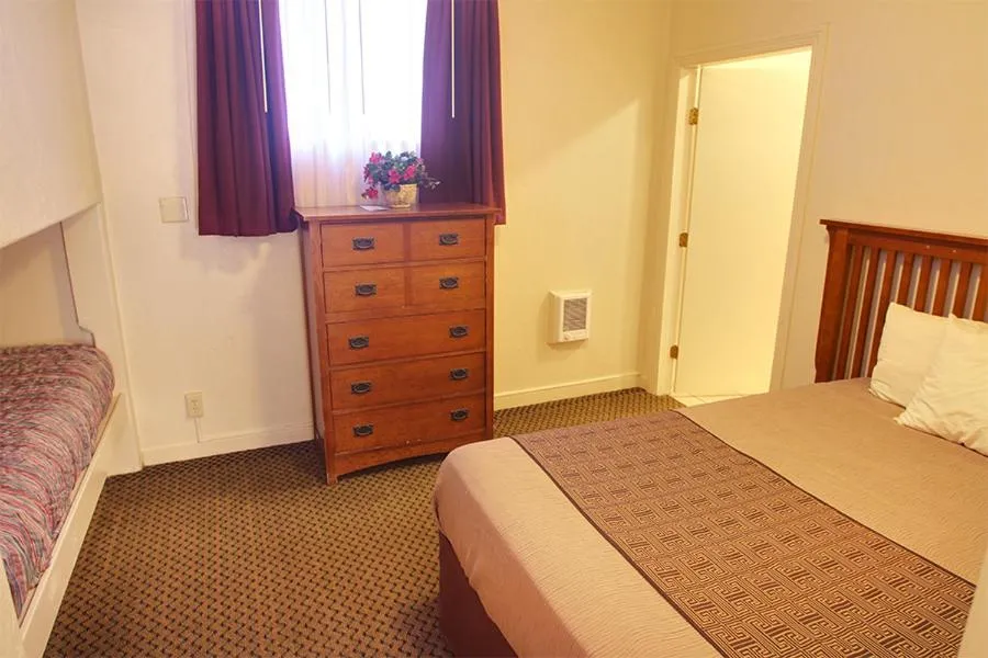 Bed in Capitola Venetian Vacation Rentals