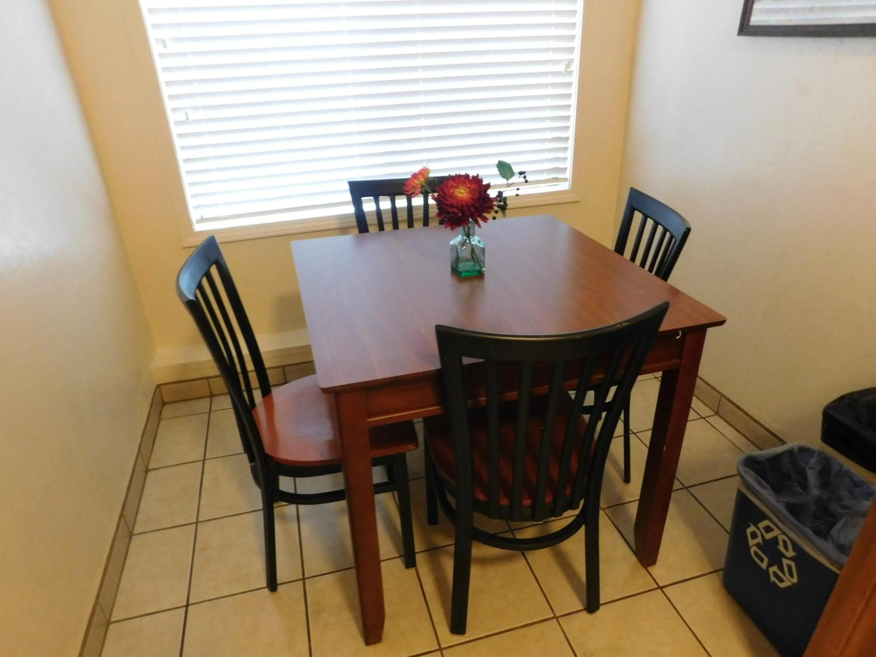 Dining area in Capitola Venetian Vacation Rentals