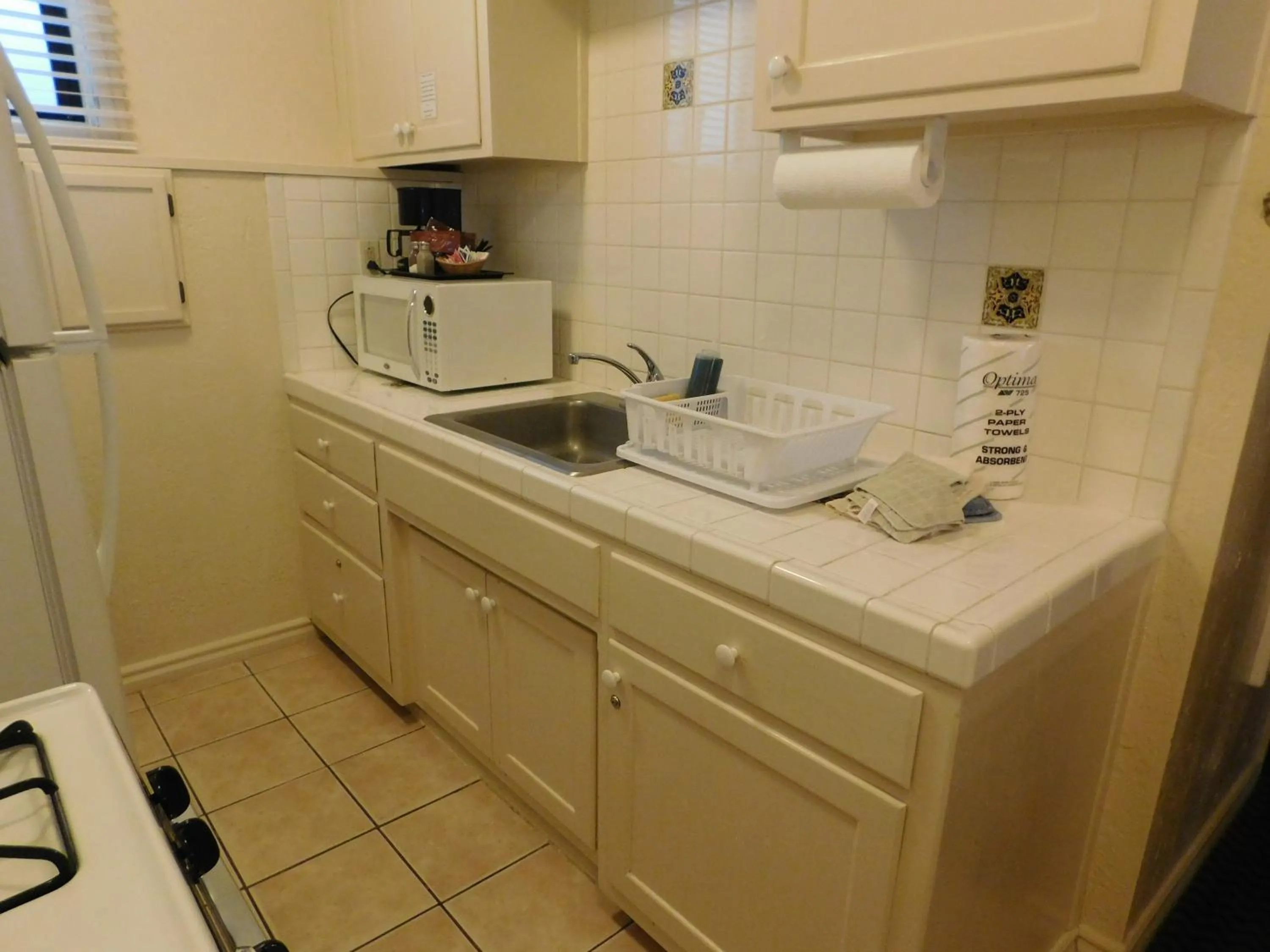 Kitchen or kitchenette in Capitola Venetian Vacation Rentals