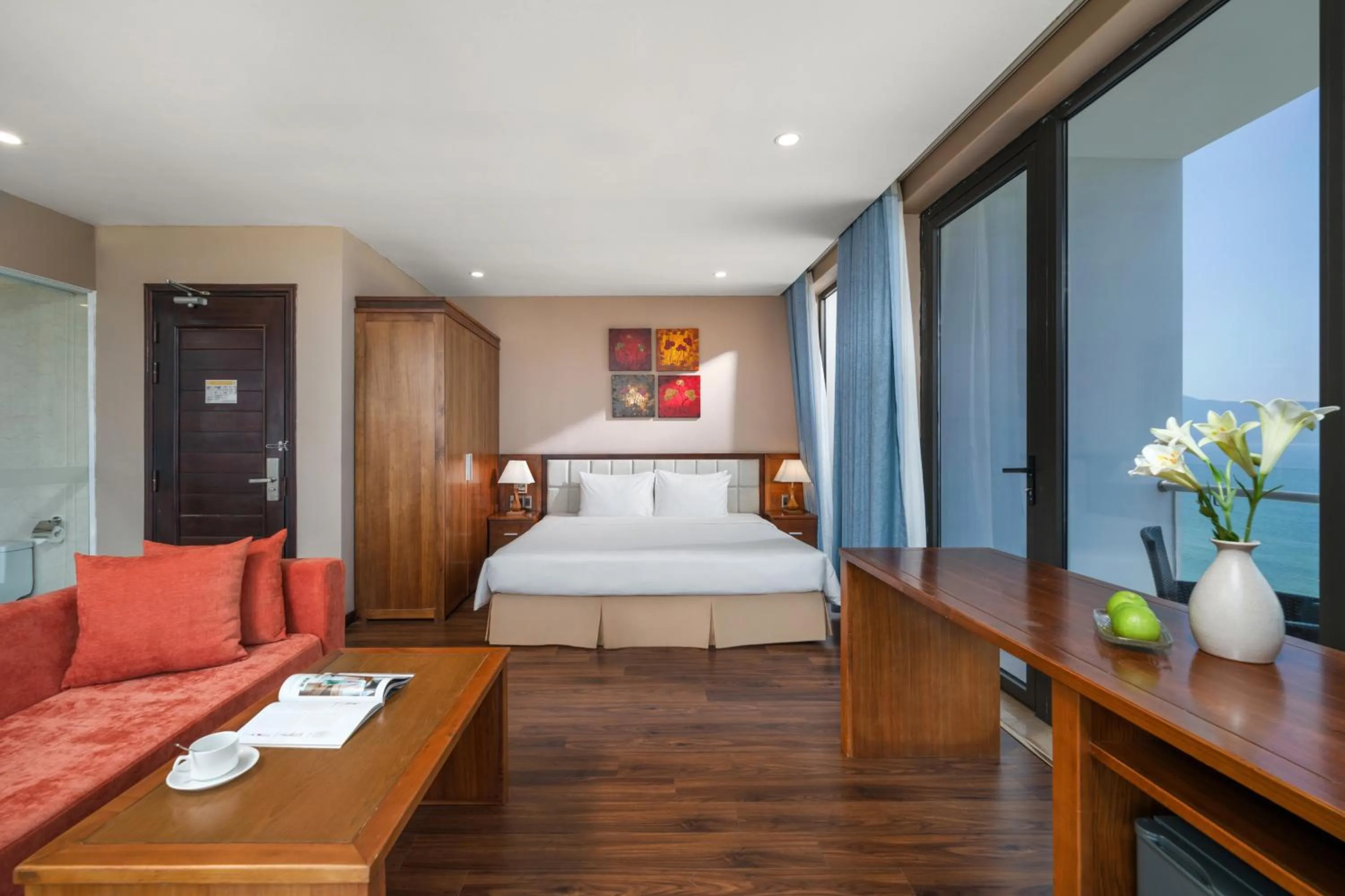 Bed in Yarra Ocean Suites Danang