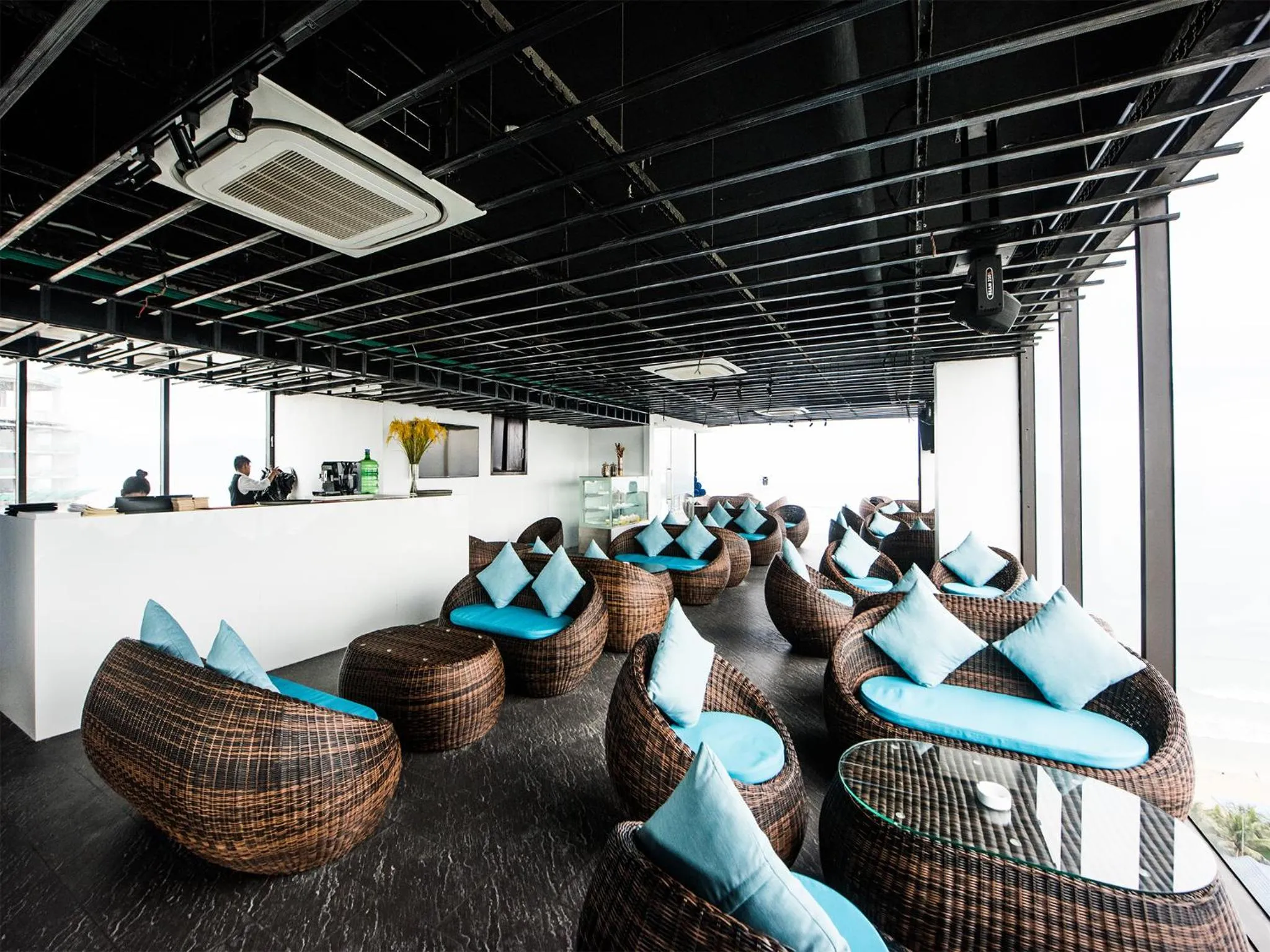 Lounge or bar in Yarra Ocean Suites Danang
