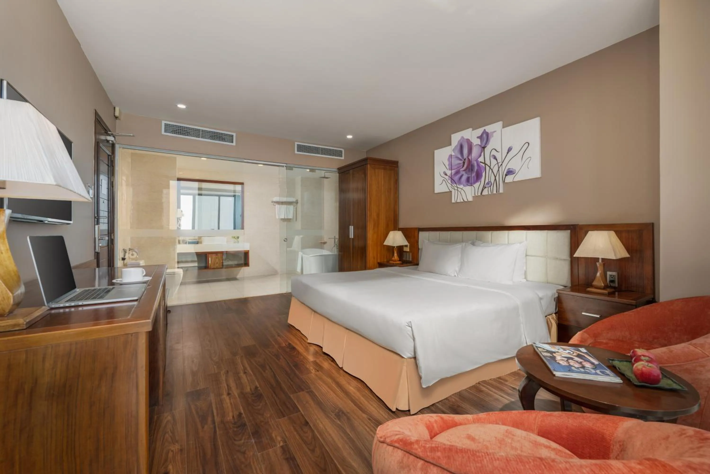 Bed in Yarra Ocean Suites Danang