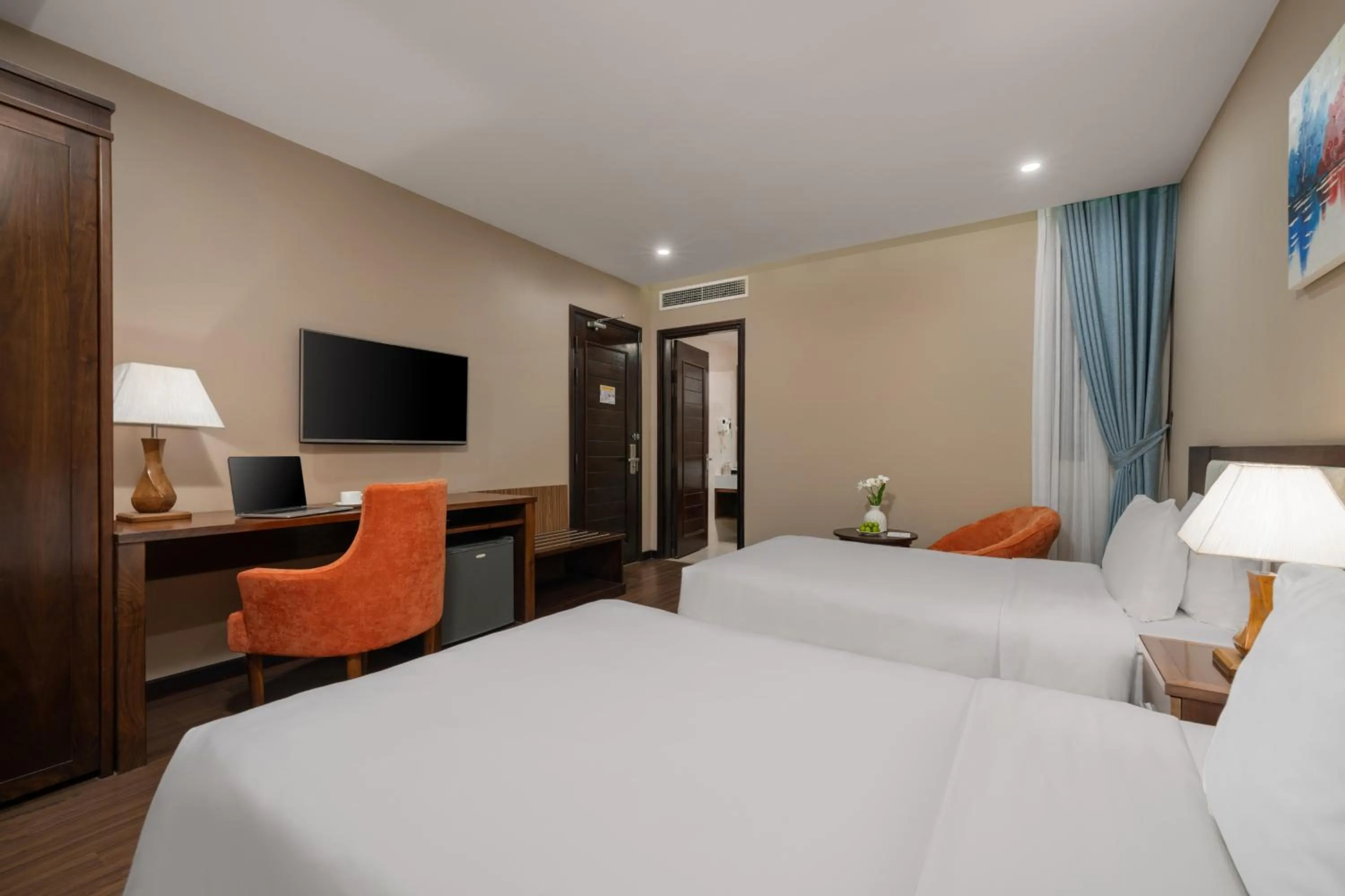 Bed in Yarra Ocean Suites Danang