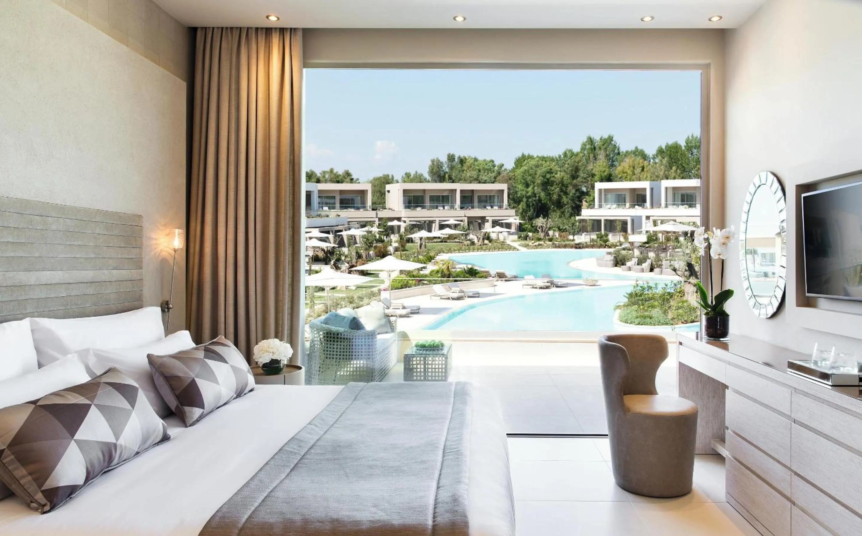 Photo of the whole room, Bed in Sani Dunes