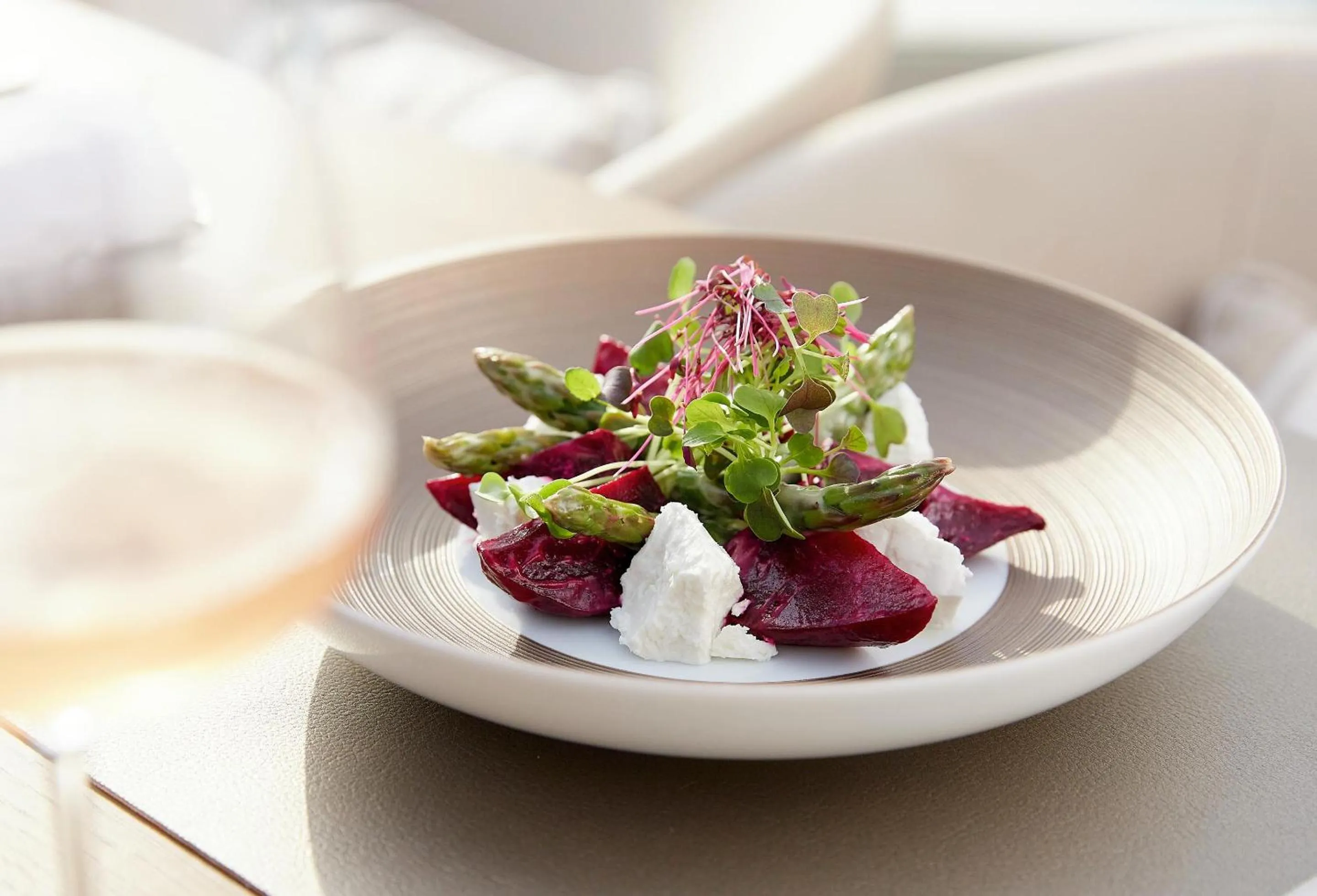 Restaurant/places to eat in Sani Dunes