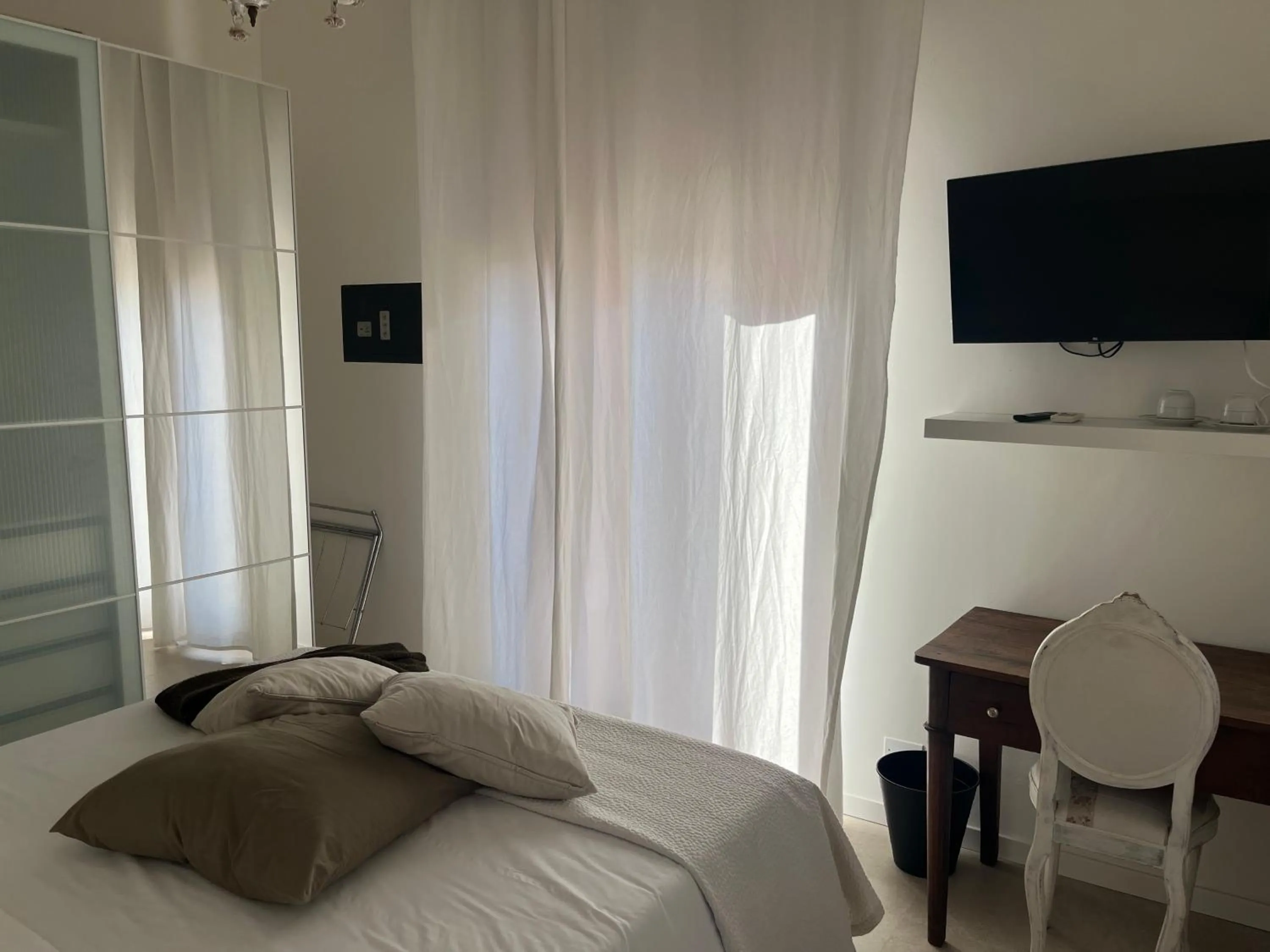 Bed in Fleur Blanche