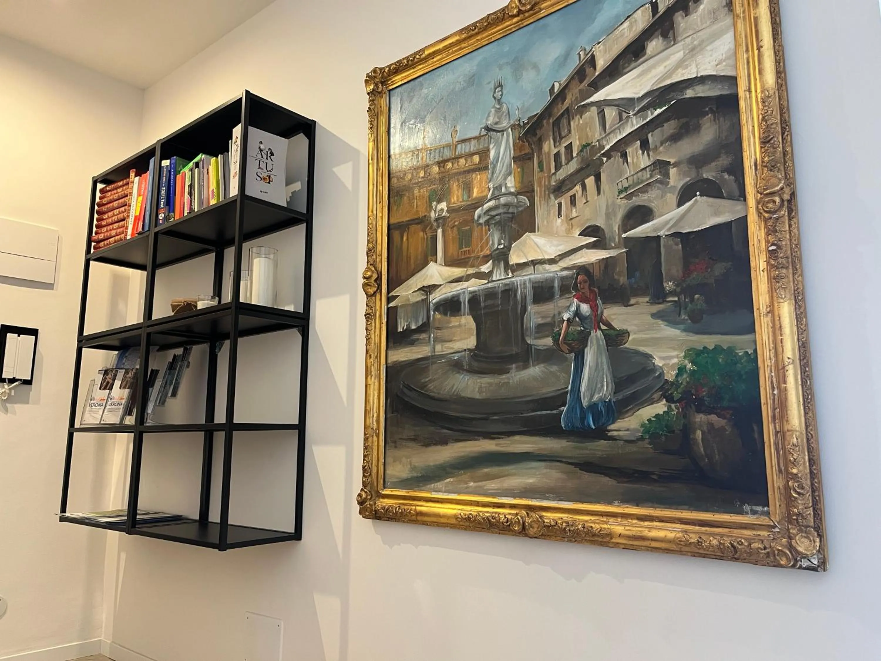 Library in Fleur Blanche