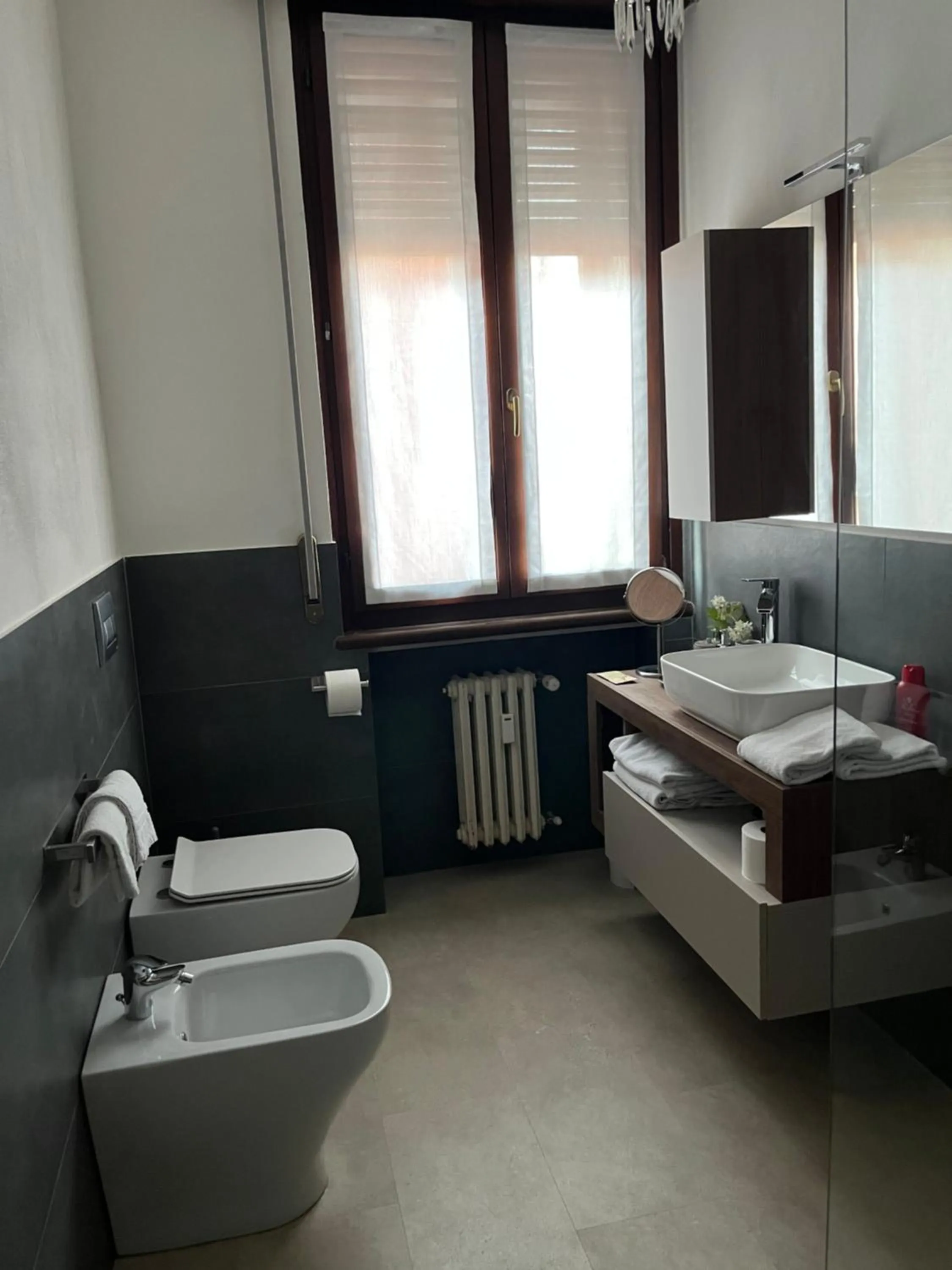 Toilet in Fleur Blanche