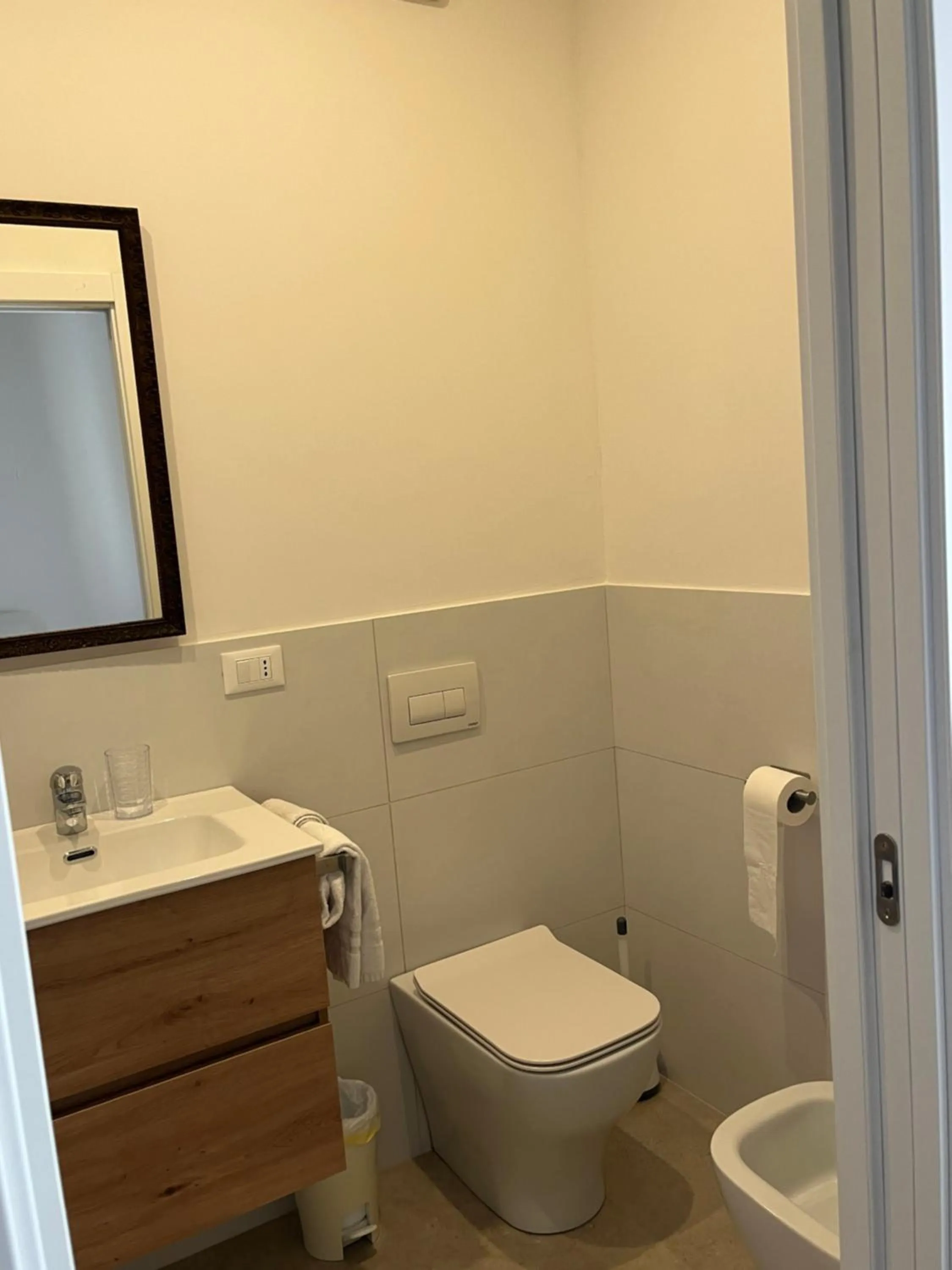 Shower in Fleur Blanche