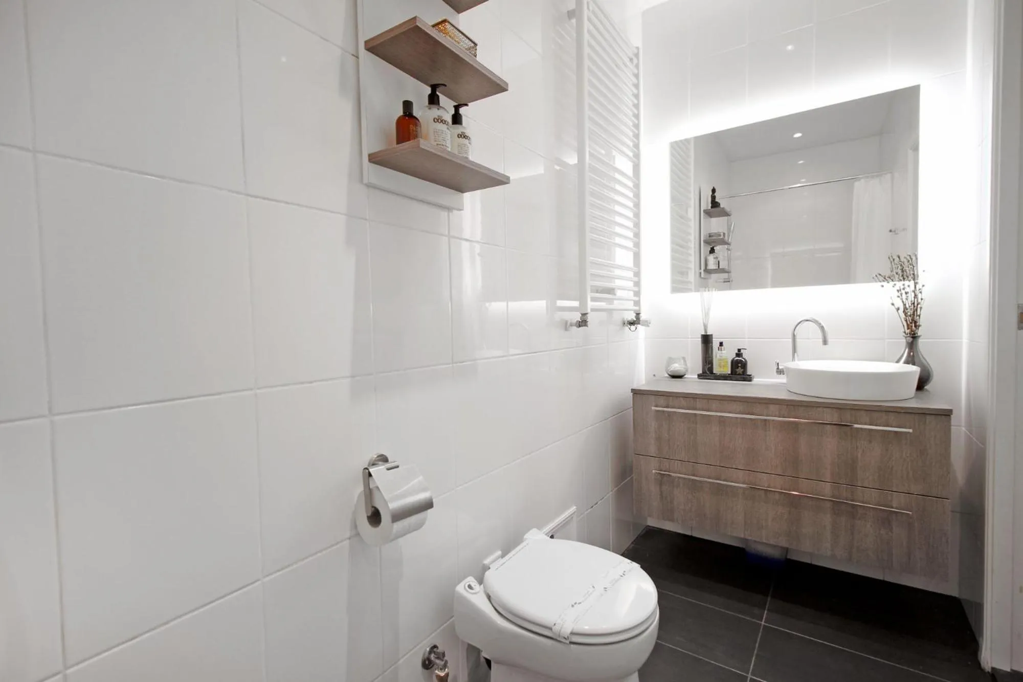 Bathroom in New monumental garden view Studio