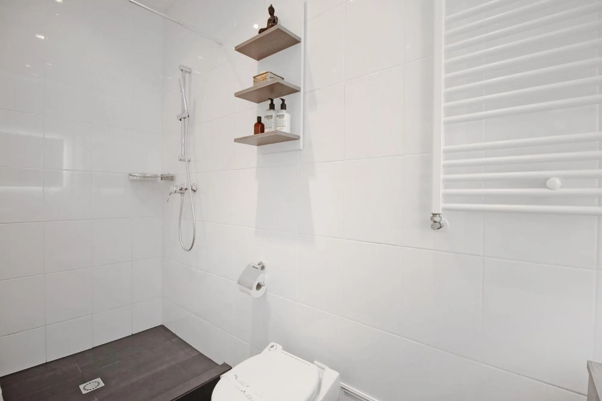 Bathroom in New monumental garden view Studio