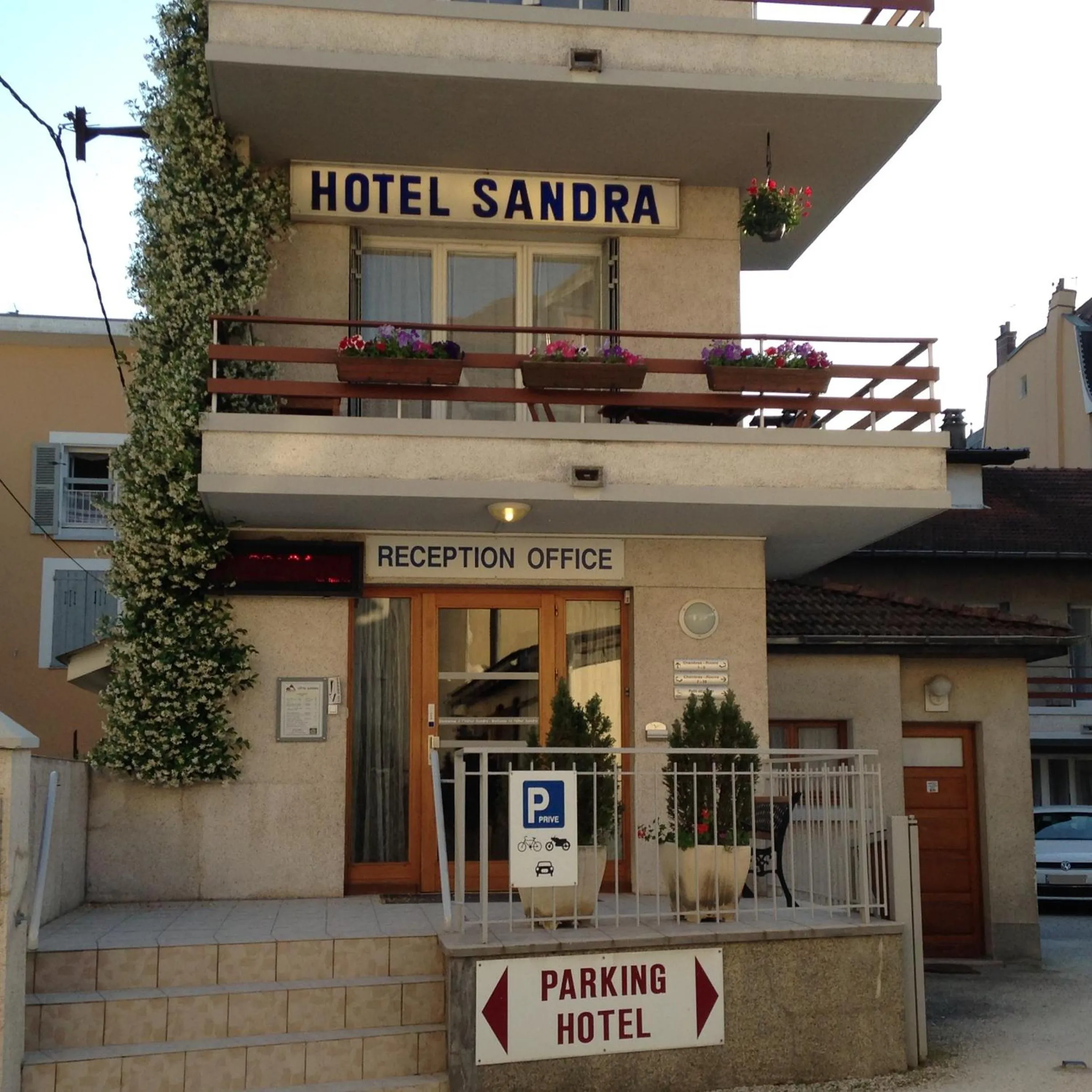 Property building in Hotel Sandra