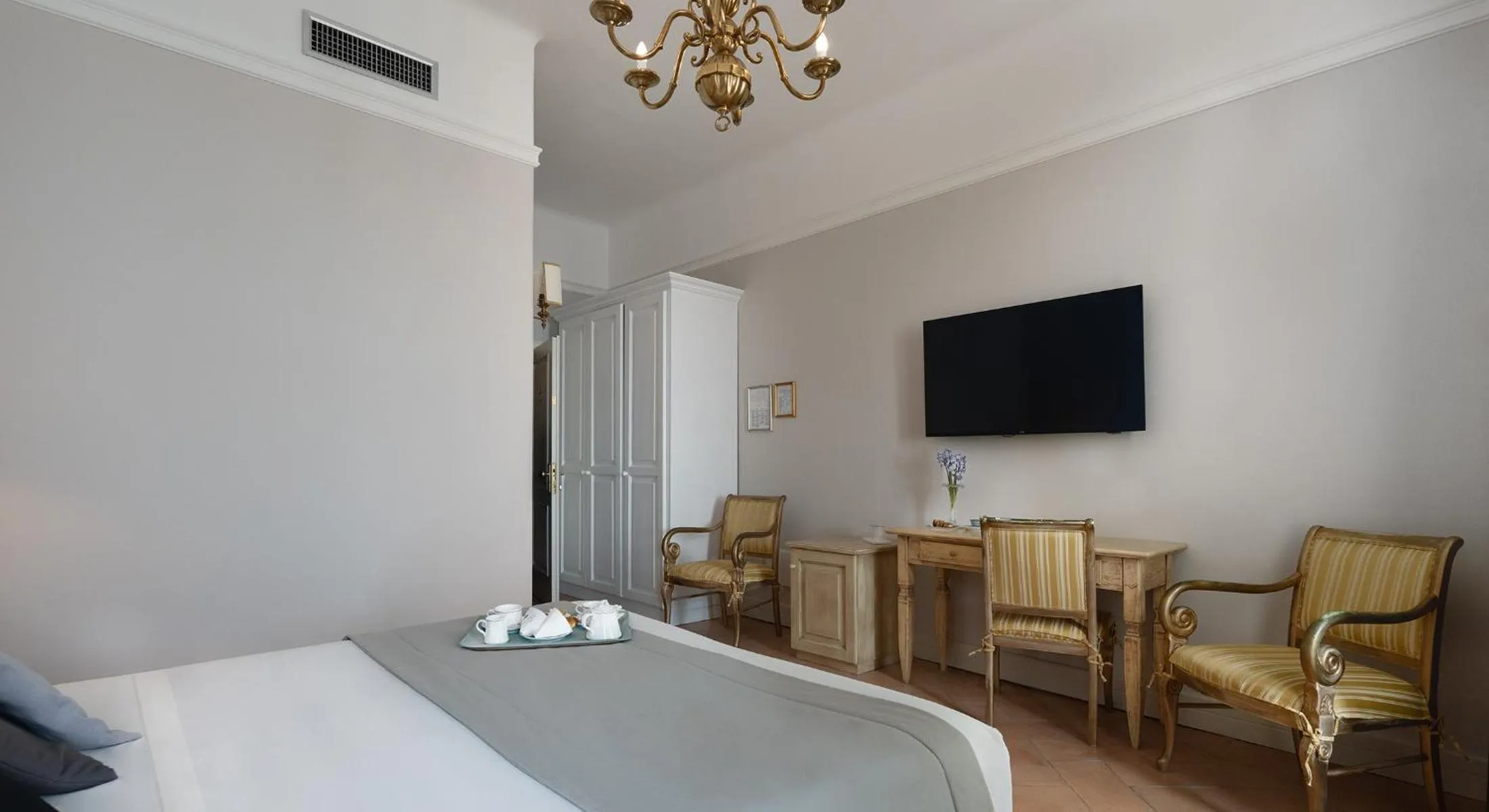 Bedroom, Bed in Hotel Cannero